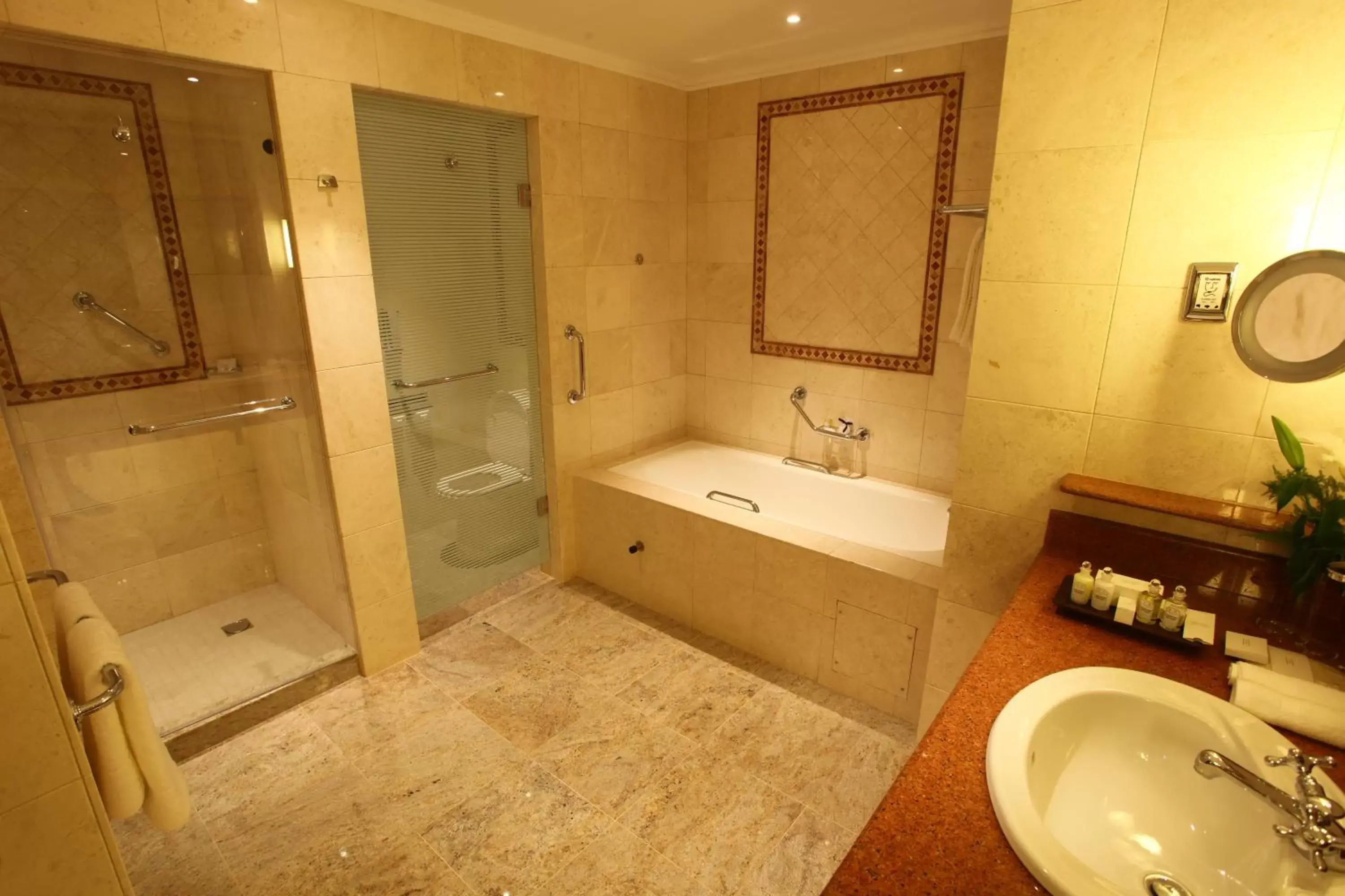 Bathroom in Polana Serena Hotel