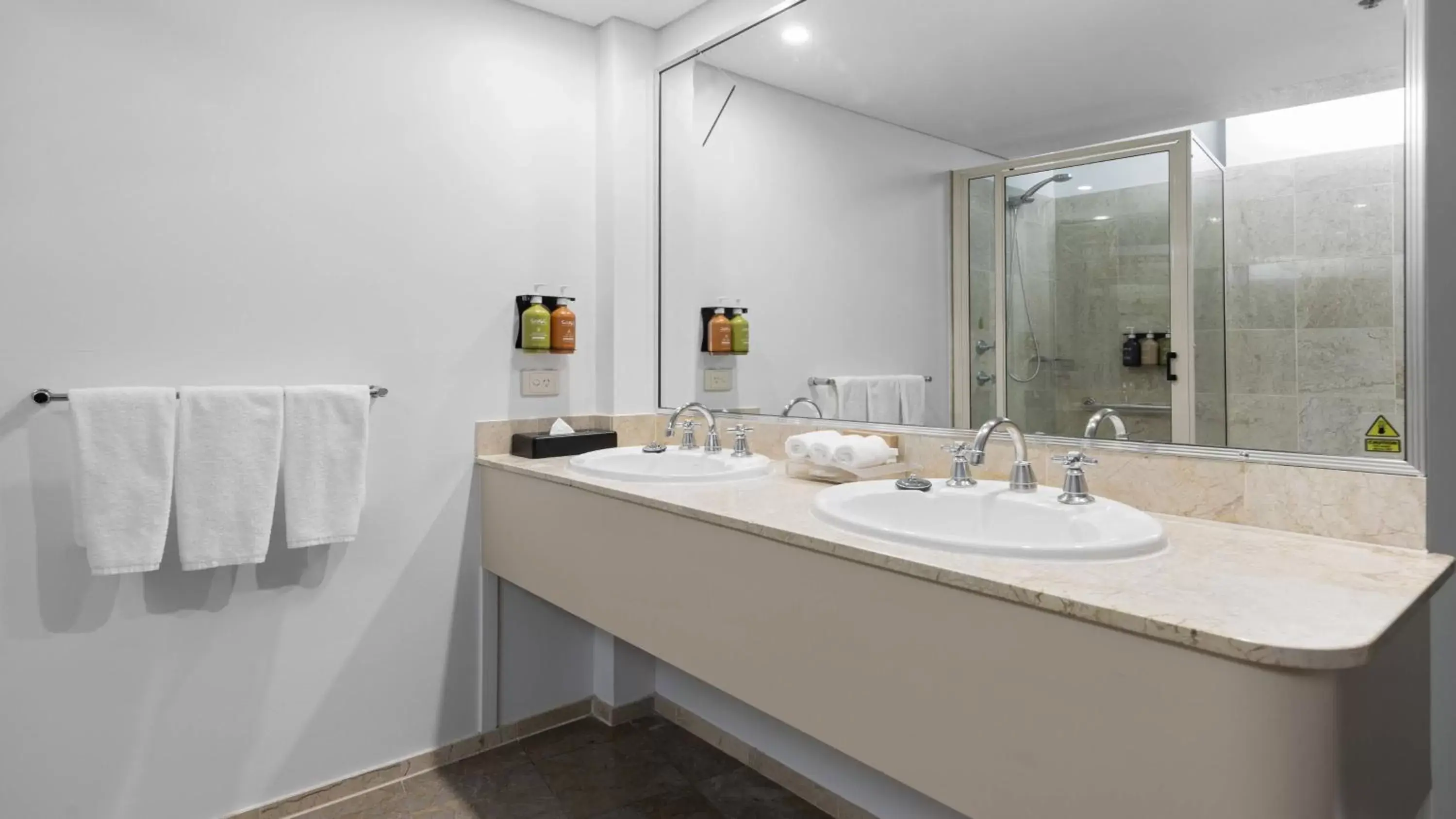 Bathroom in Holiday Inn Sydney Potts Point