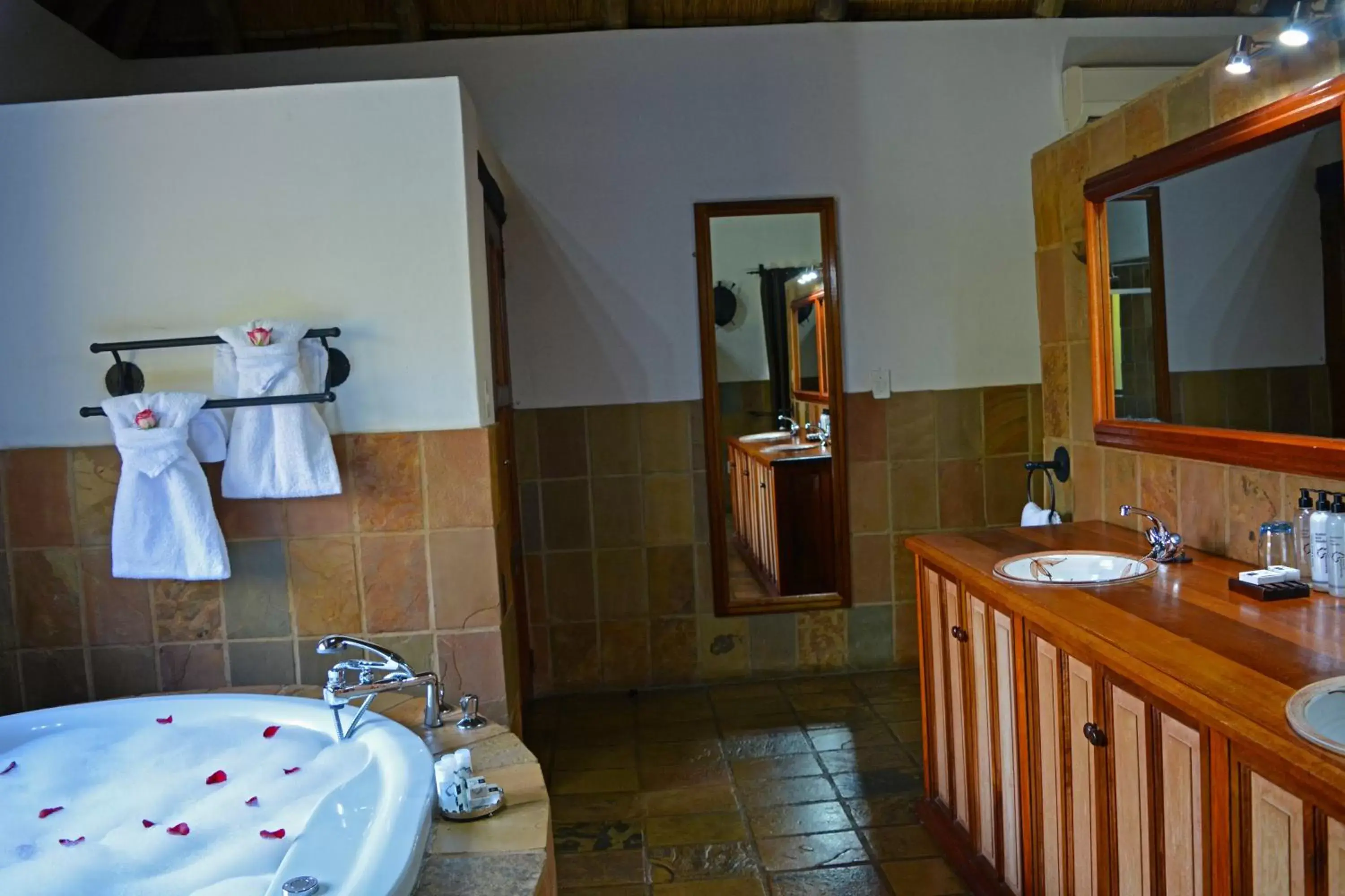 Bathroom in Misty Hills Country Hotel, Conference Centre & Spa