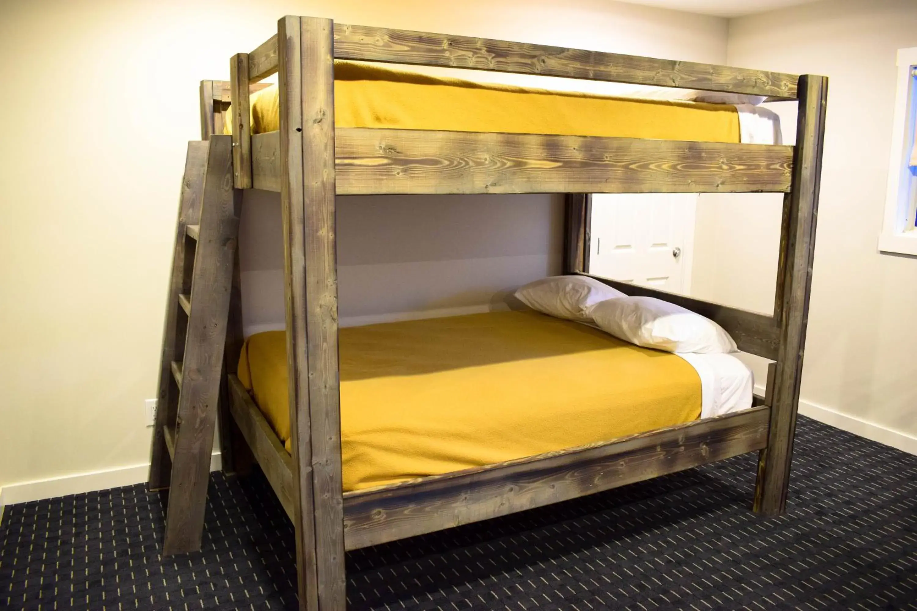 bunk bed in Peaks Lodge