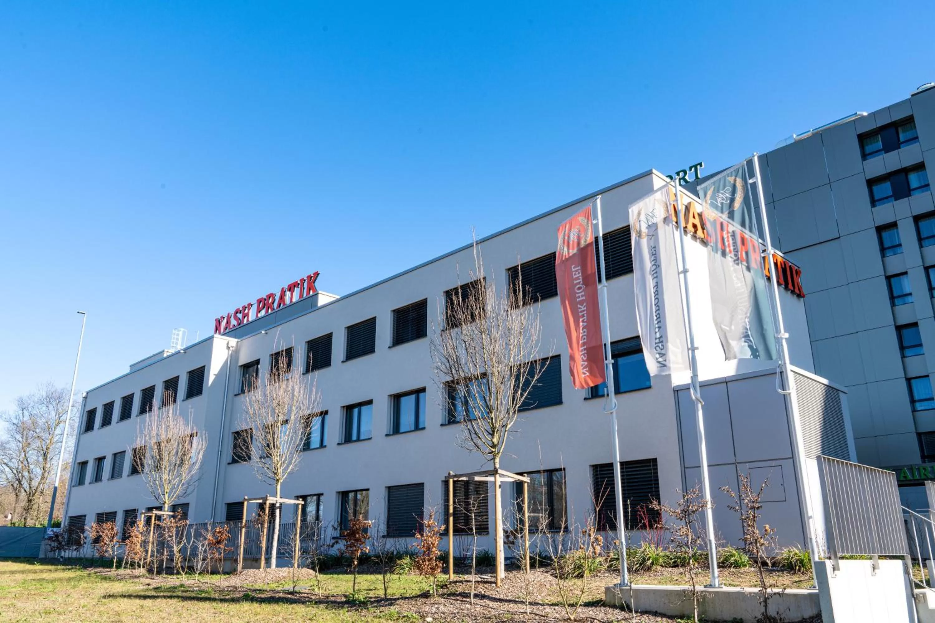 Facade/entrance in Nash Pratik Hotel