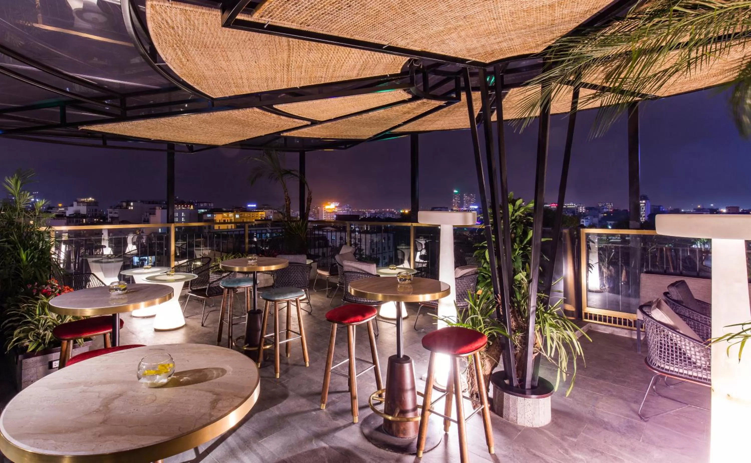 Lounge or bar in The Chi Boutique Hotel