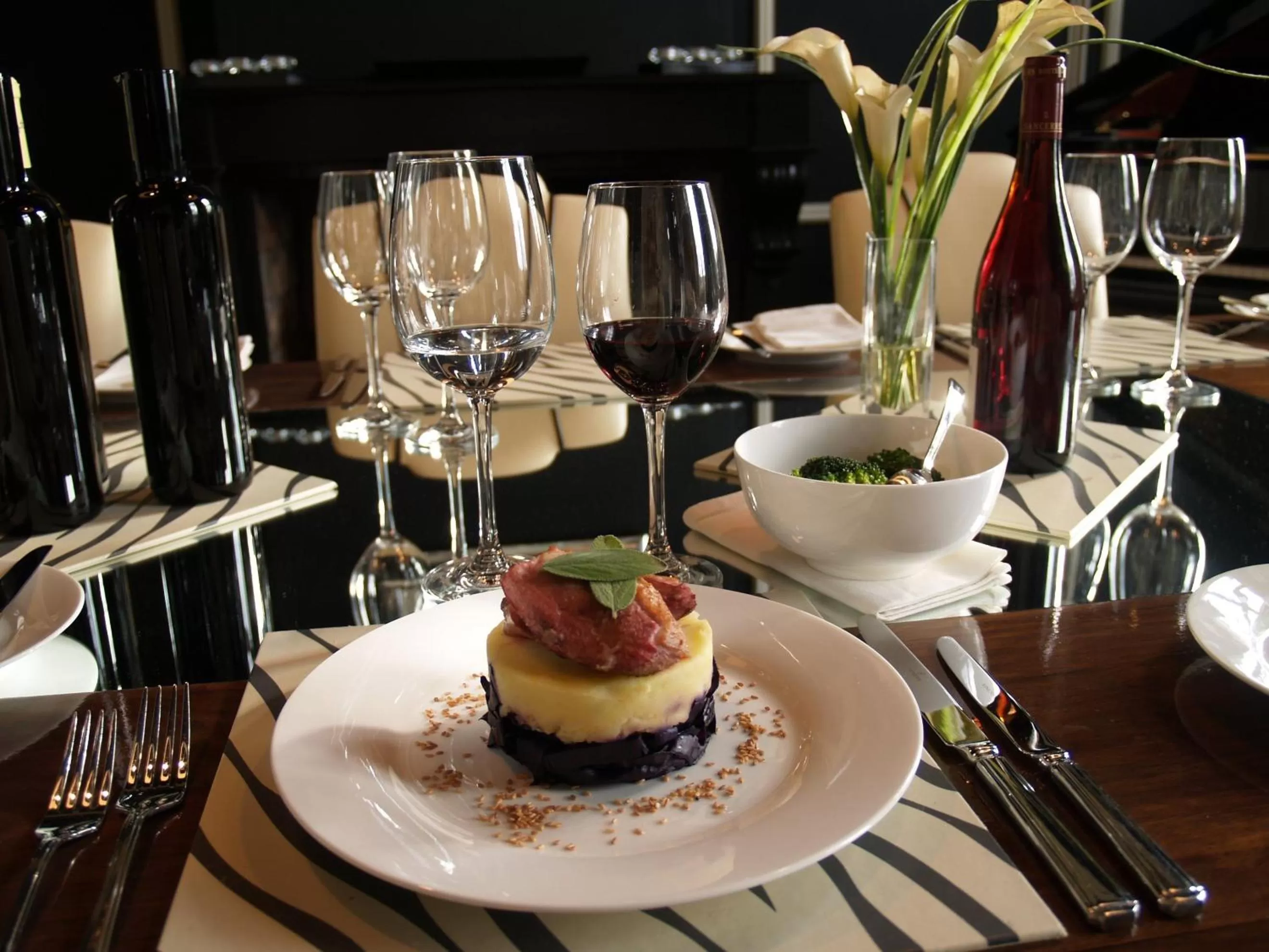 Restaurant/places to eat in Maison De Plumes