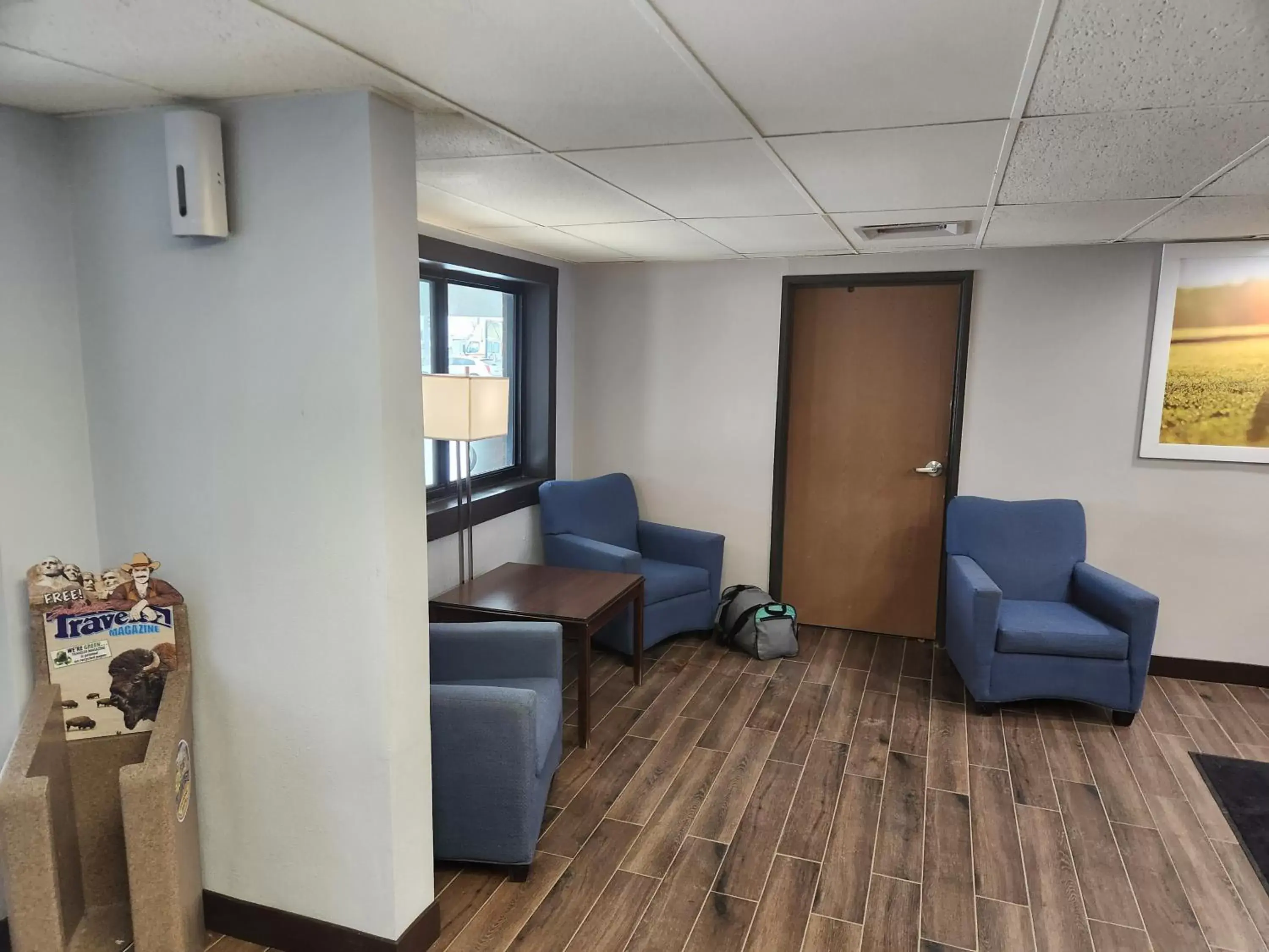 Lobby or reception, Seating Area in Days Inn by Wyndham Sioux Falls Airport