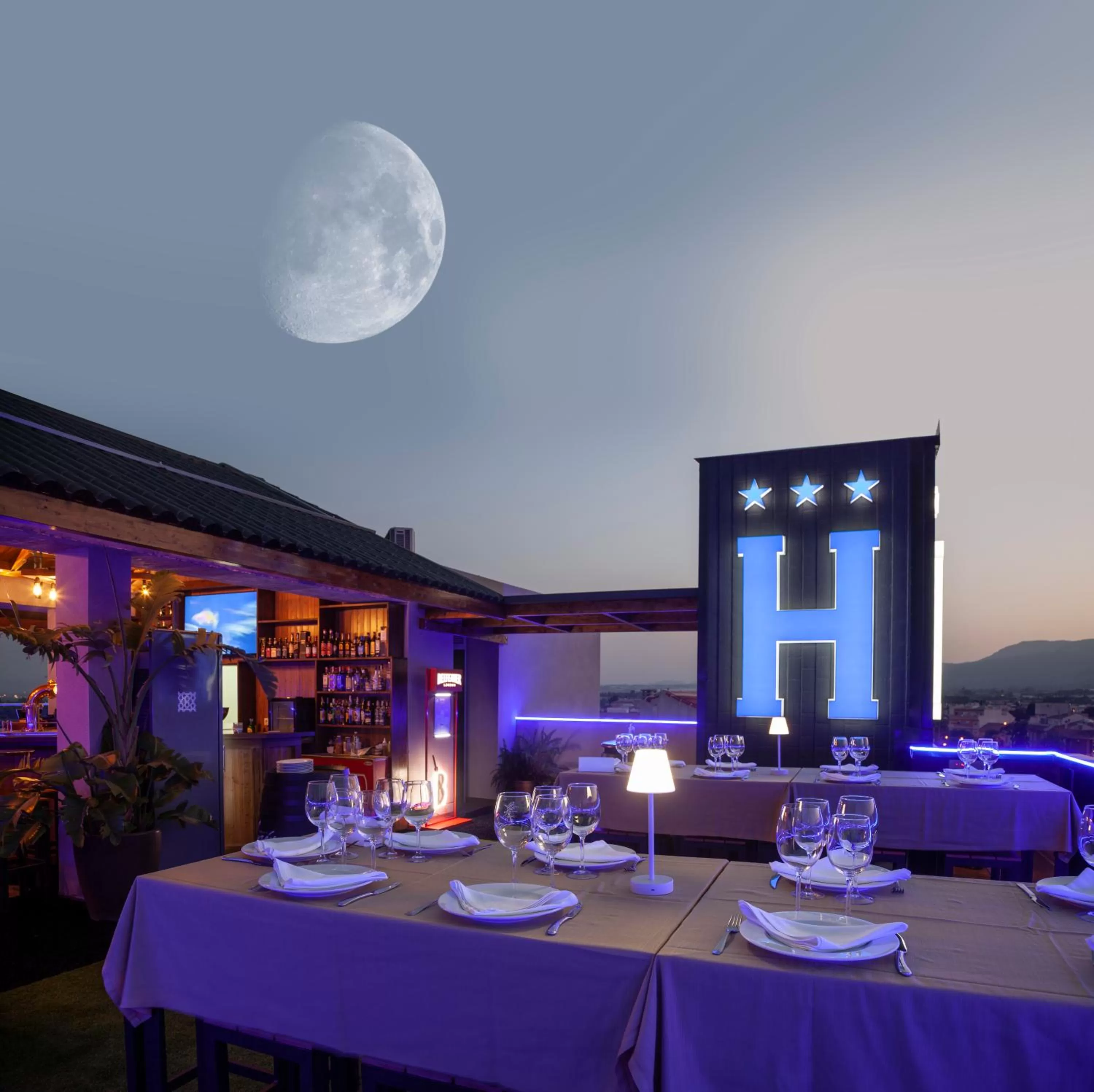 Restaurant/places to eat in Hotel Julián