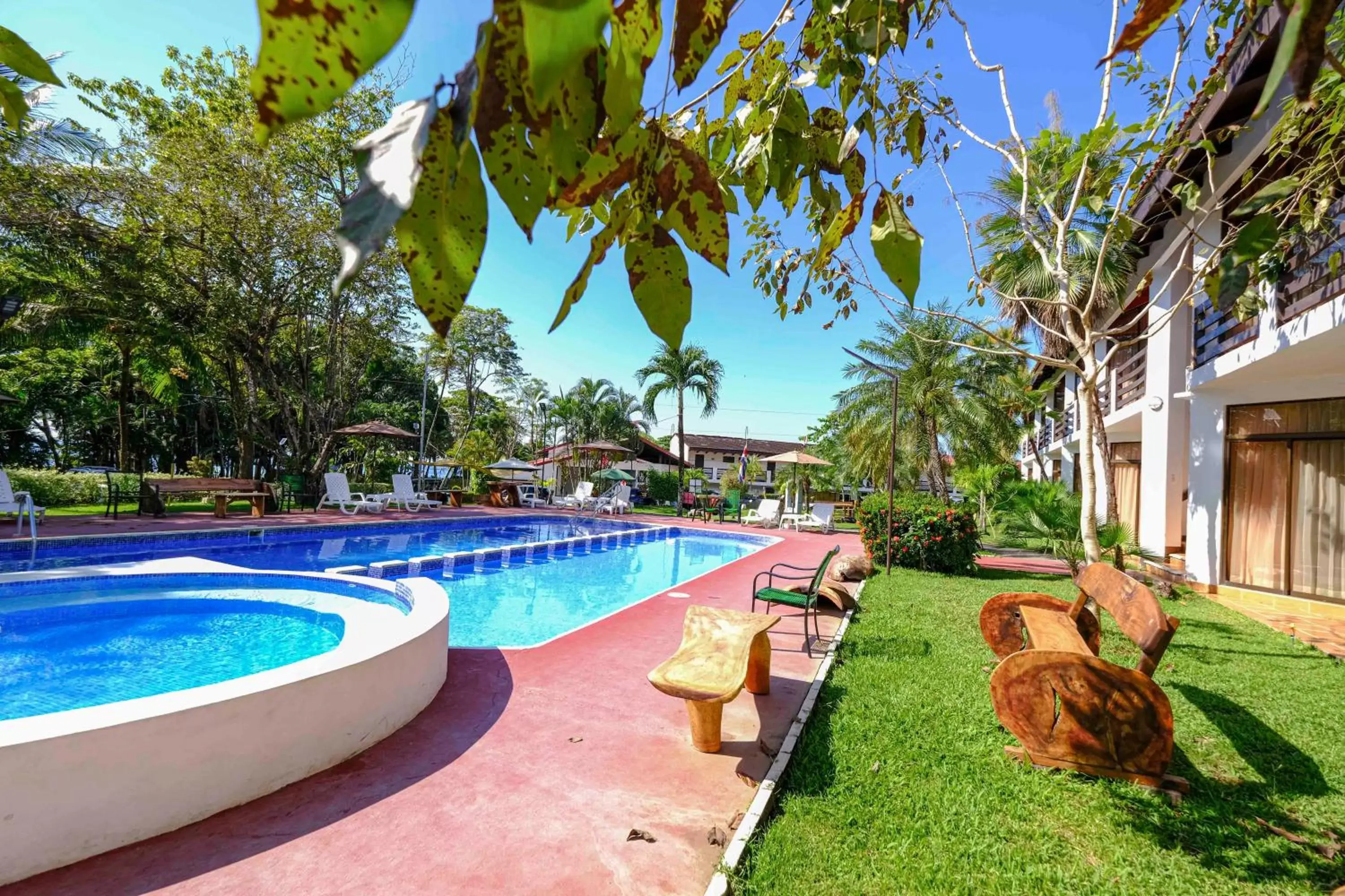 Property building, Swimming Pool in Hotel Terraza del Pacifico