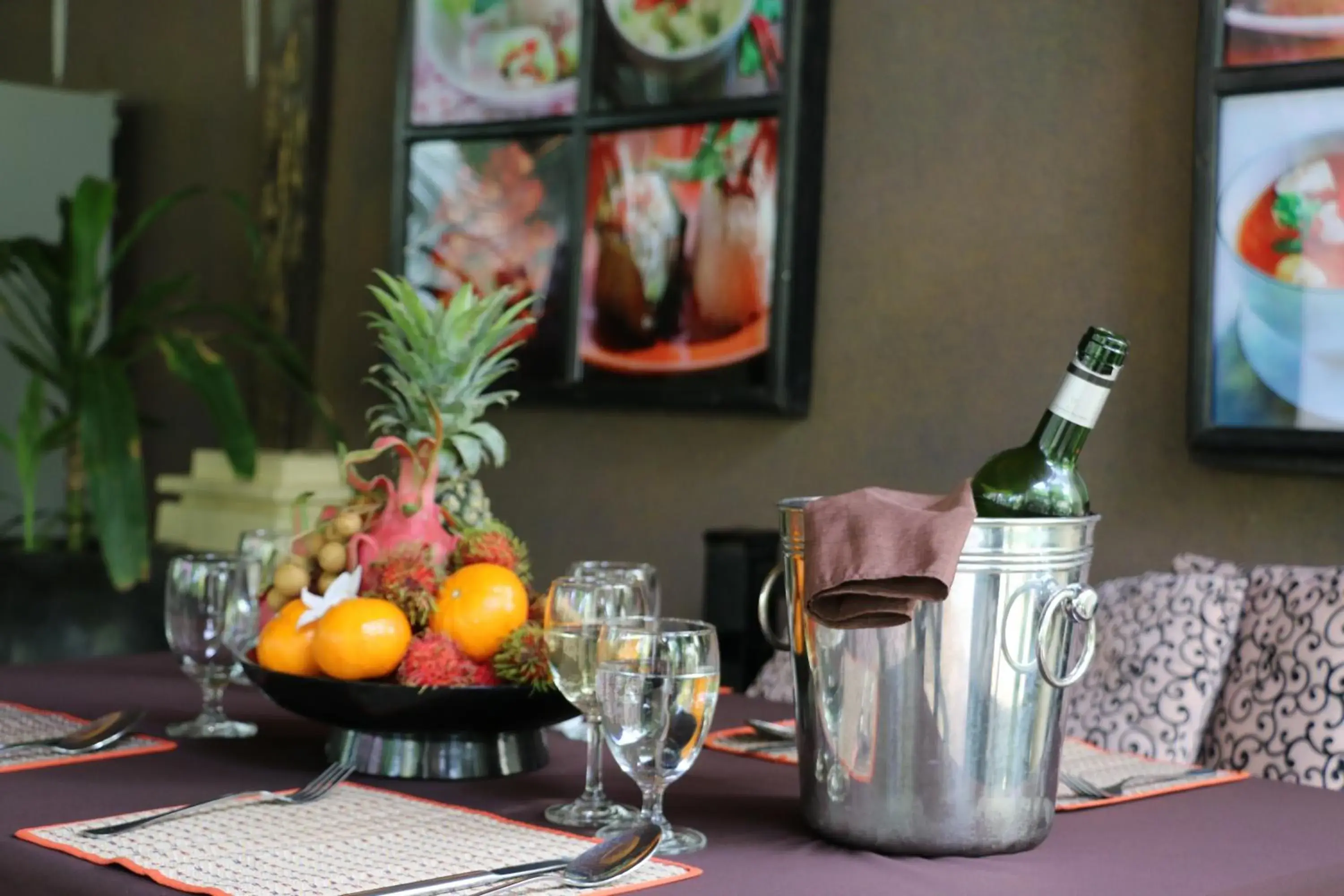 Lounge or bar, Food in The Sanctuary Villa Battambang