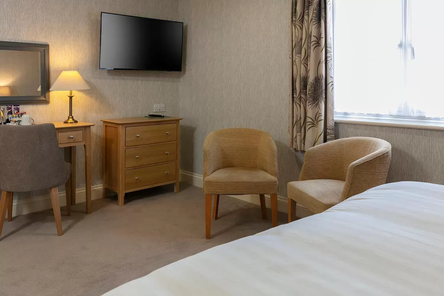 Bedroom, TV/Entertainment Center in Kings Lynn Knights Hill Hotel & Spa, BW Signature Collection