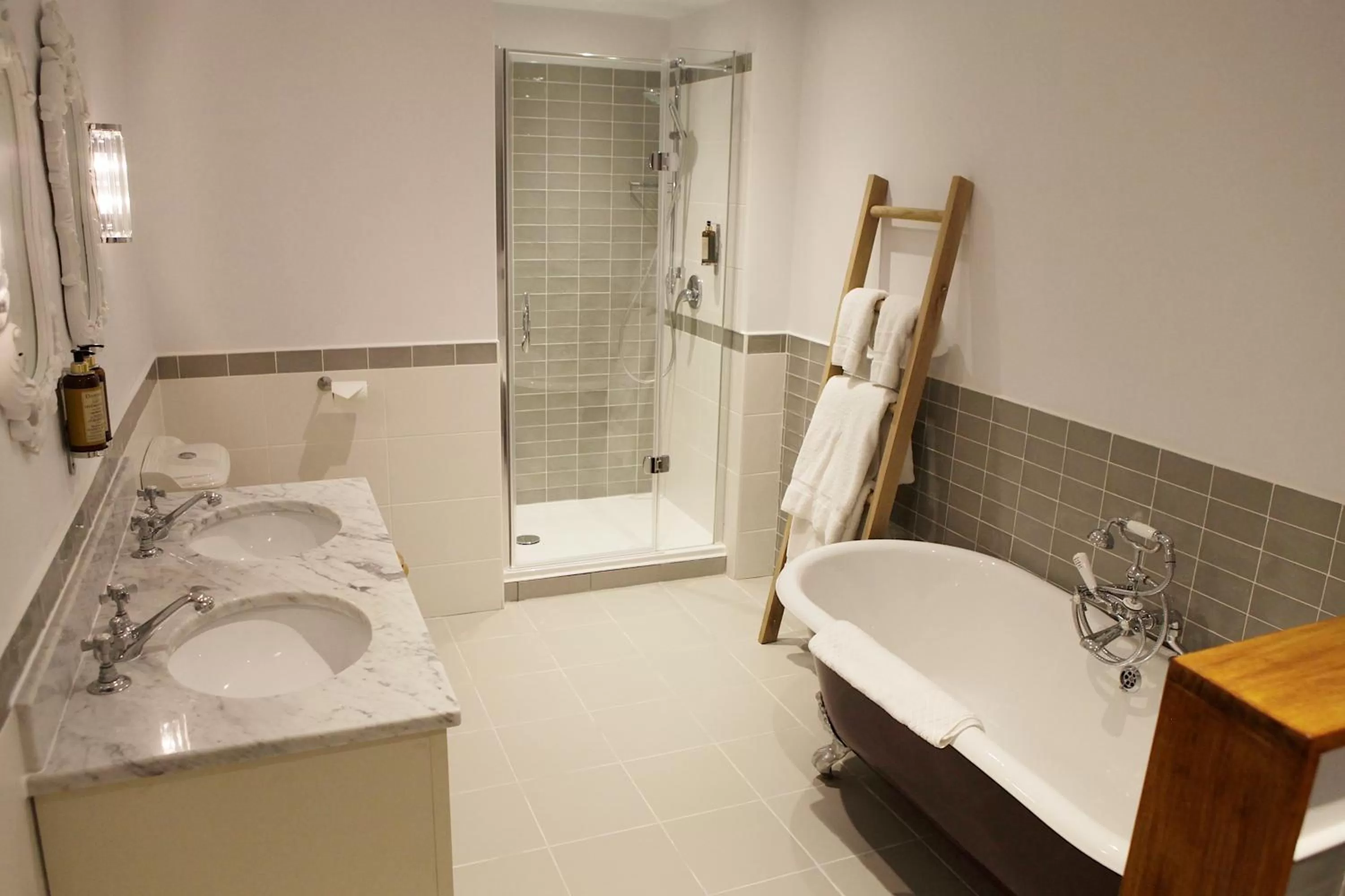 Bathroom in The Rose and Crown