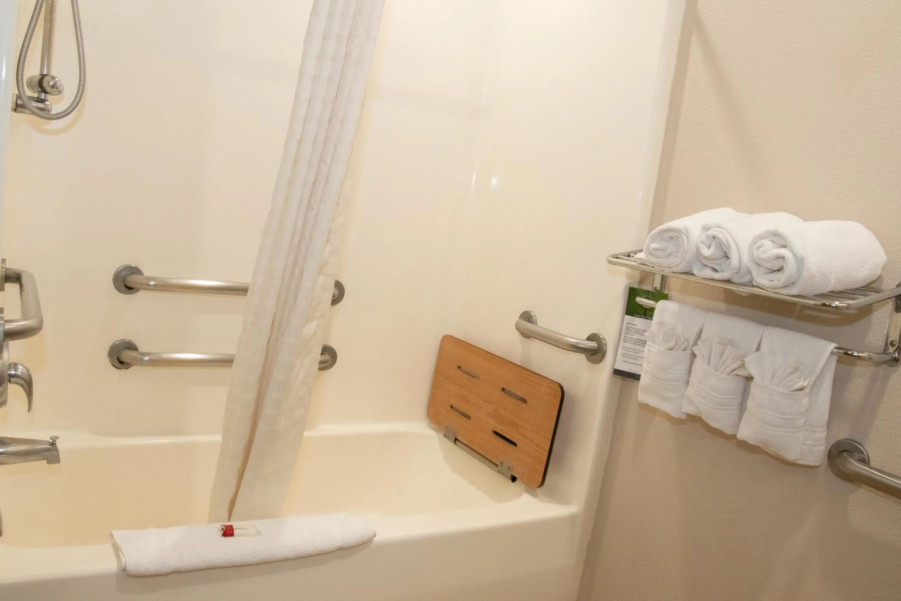 Microtel Inn & Suites Lodi