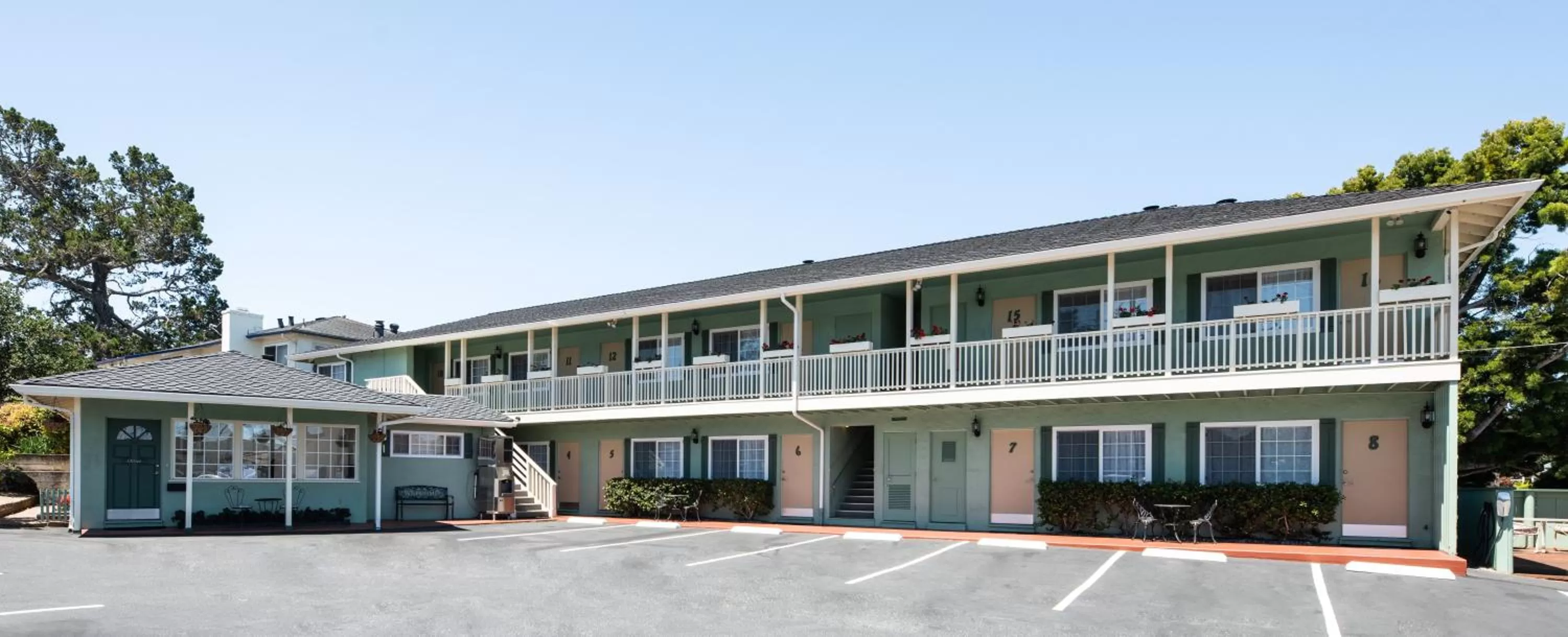 Property building in Villa Franca Inn