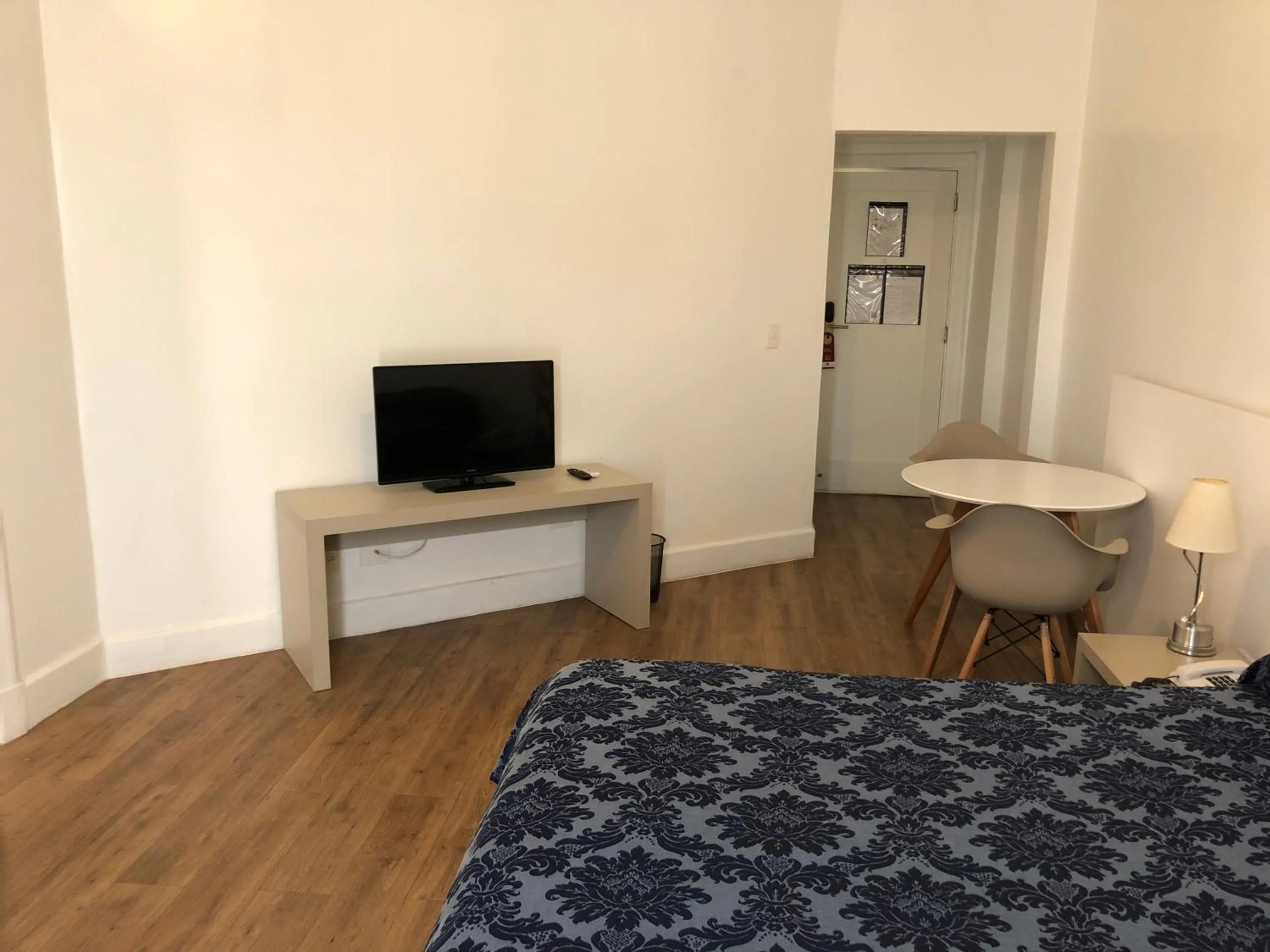 Bed in San Raphael Hotel