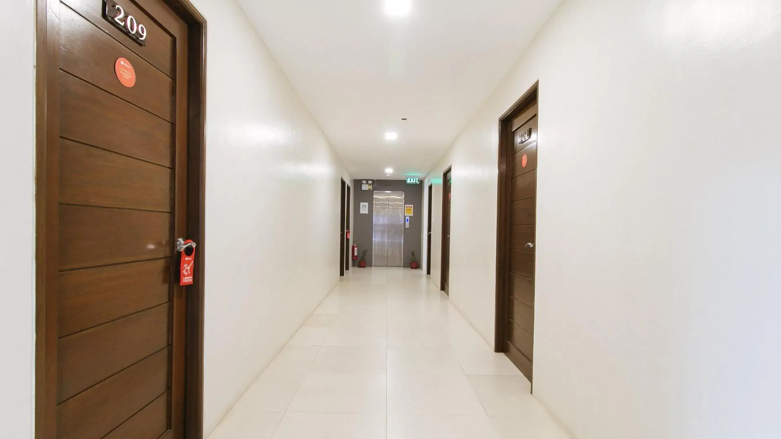 Area and facilities in RedDoorz near Fernwoods Garden Quezon City