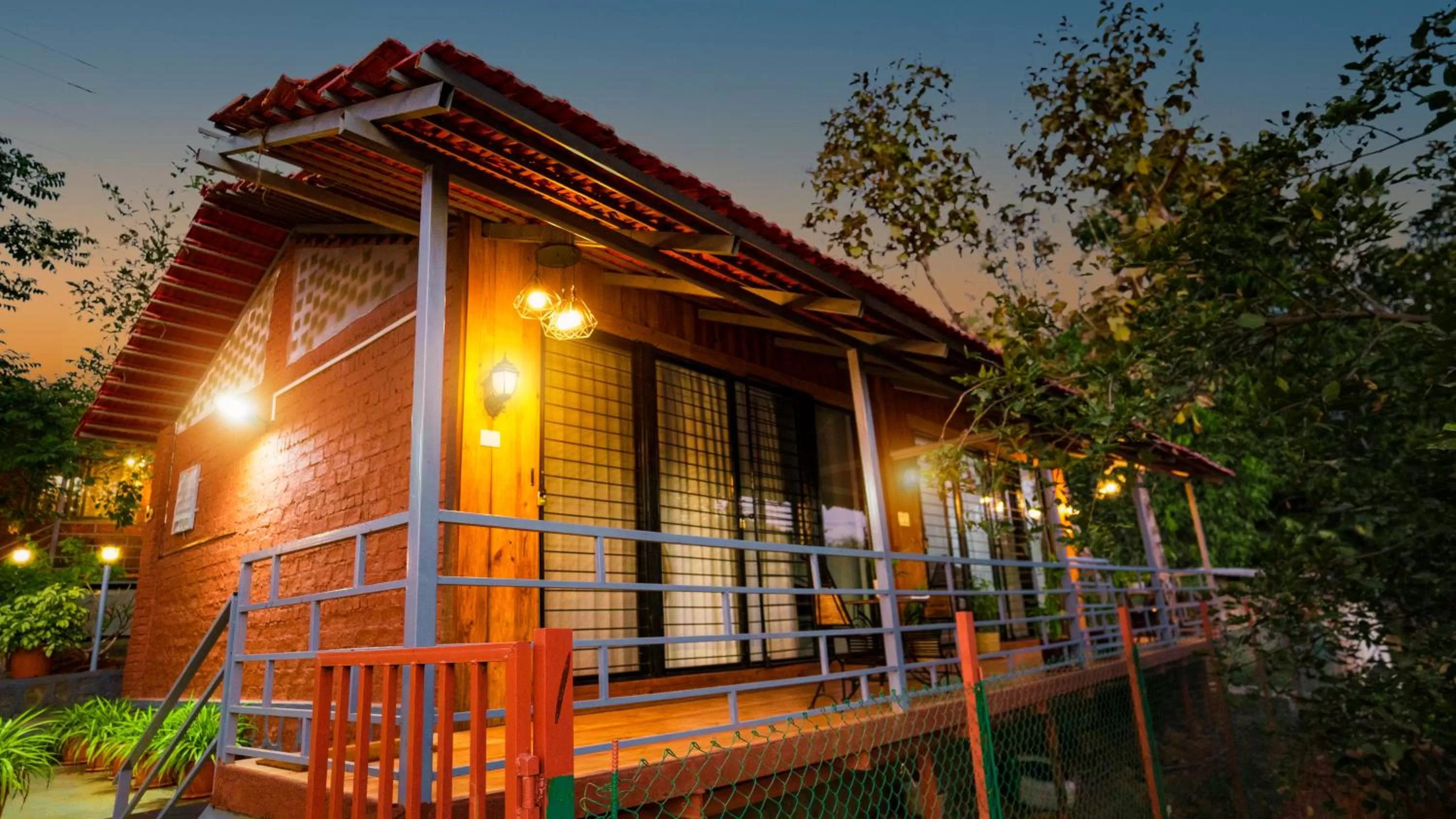 Property building in Saveda Farm & Cottages