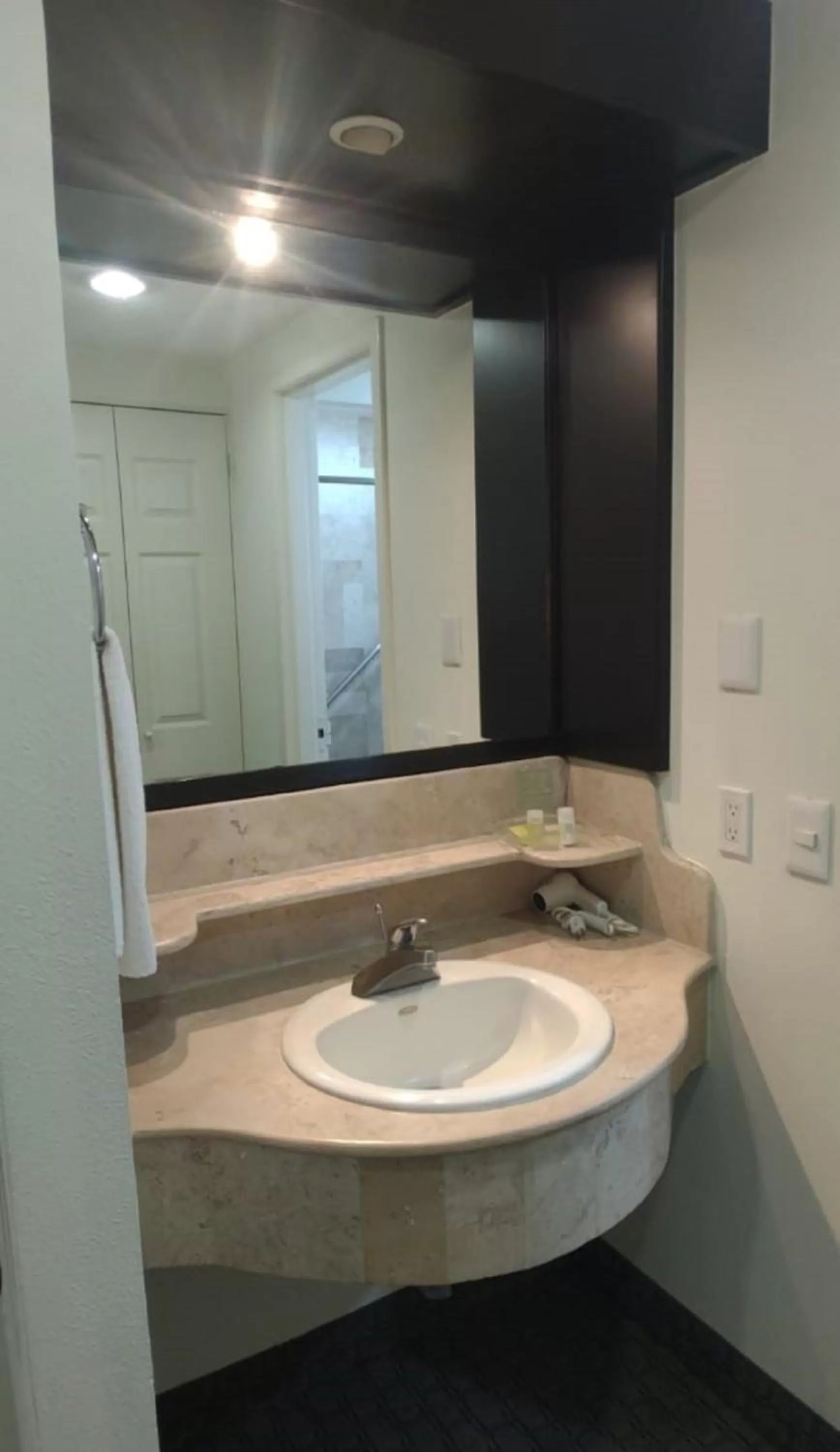 Bathroom in Ramada by Wyndham Ciudad de Mexico Perinorte