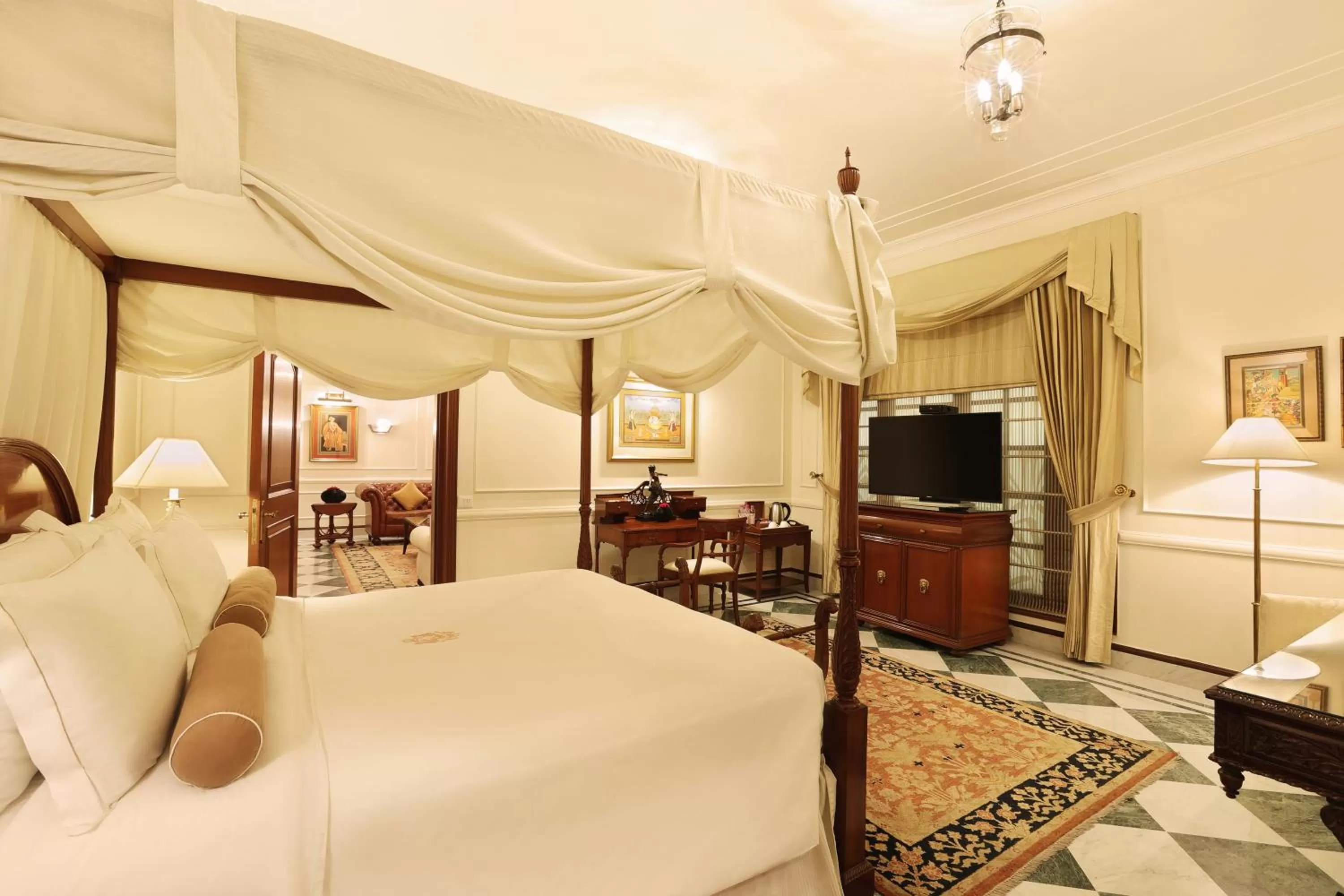 Bed in The Imperial, New Delhi