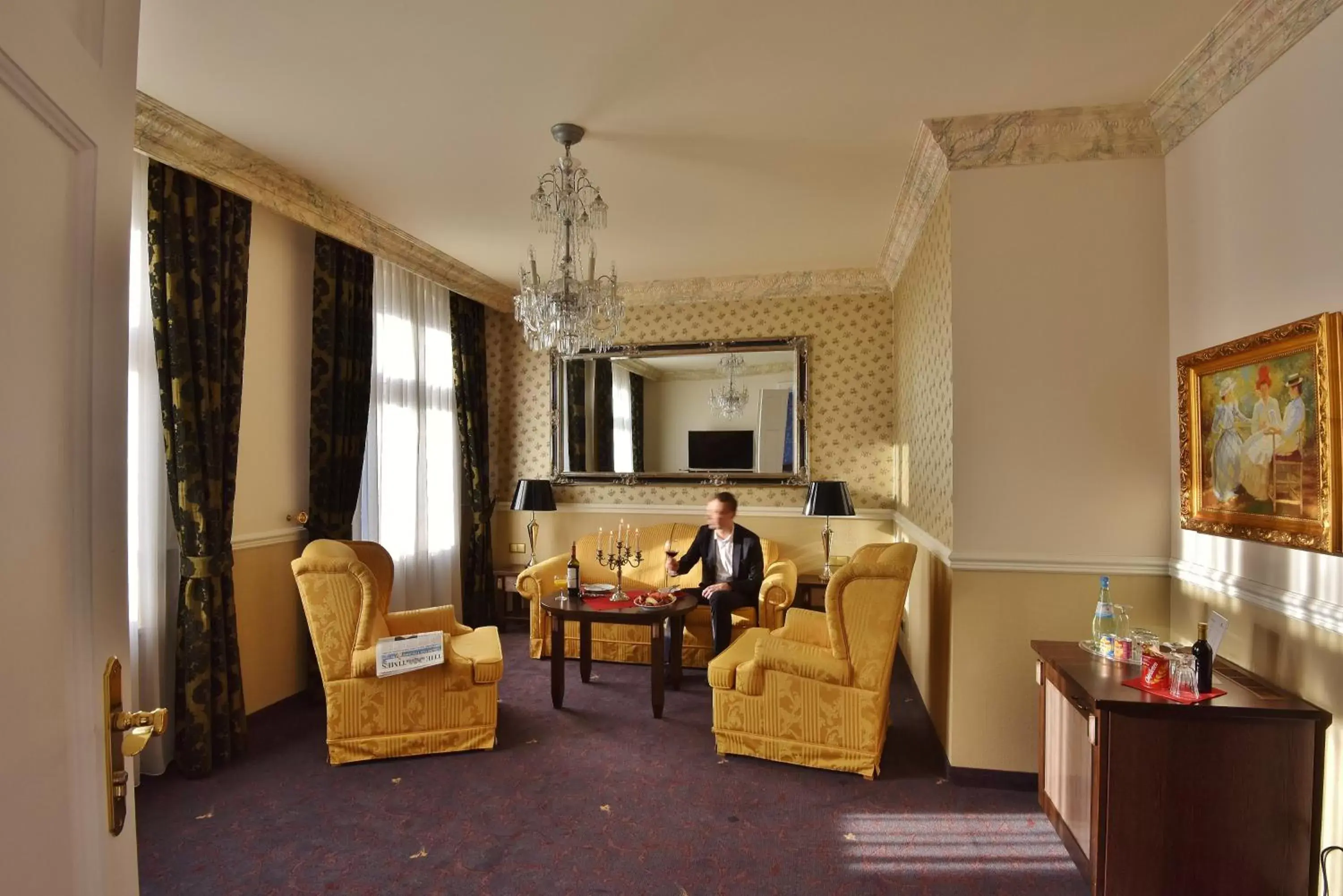 Photo of the whole room, Seating Area in Myer's Hotel Berlin