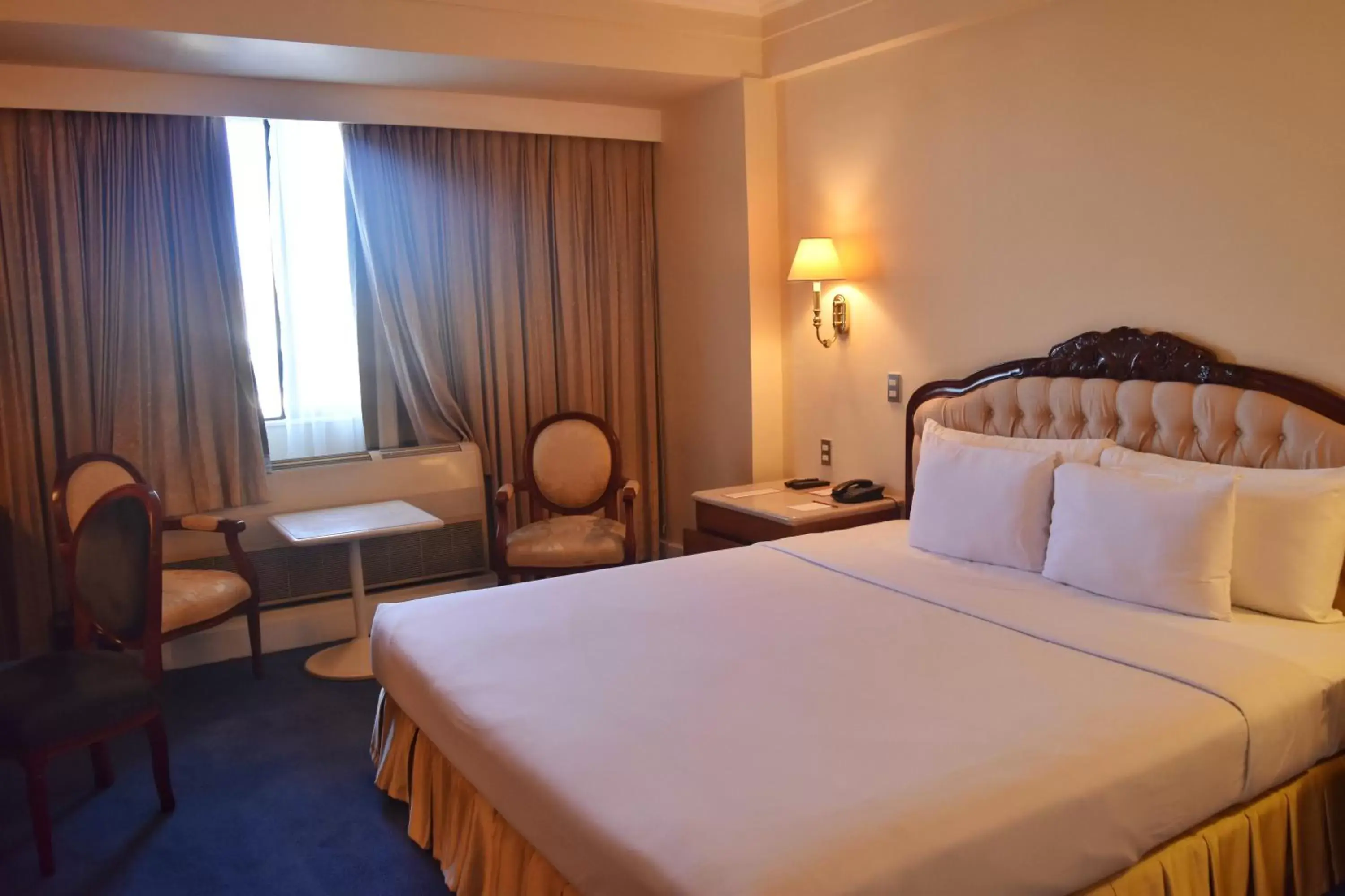 Bed in Manila Prince Hotel