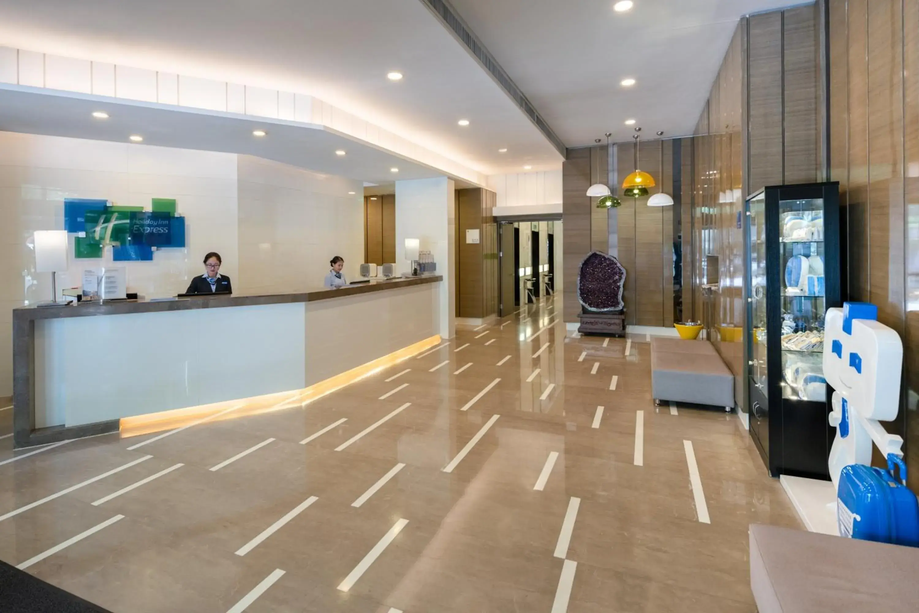 Property building, Lobby/Reception in Holiday Inn Express Xi'an High-Tech Zone, an IHG Hotel