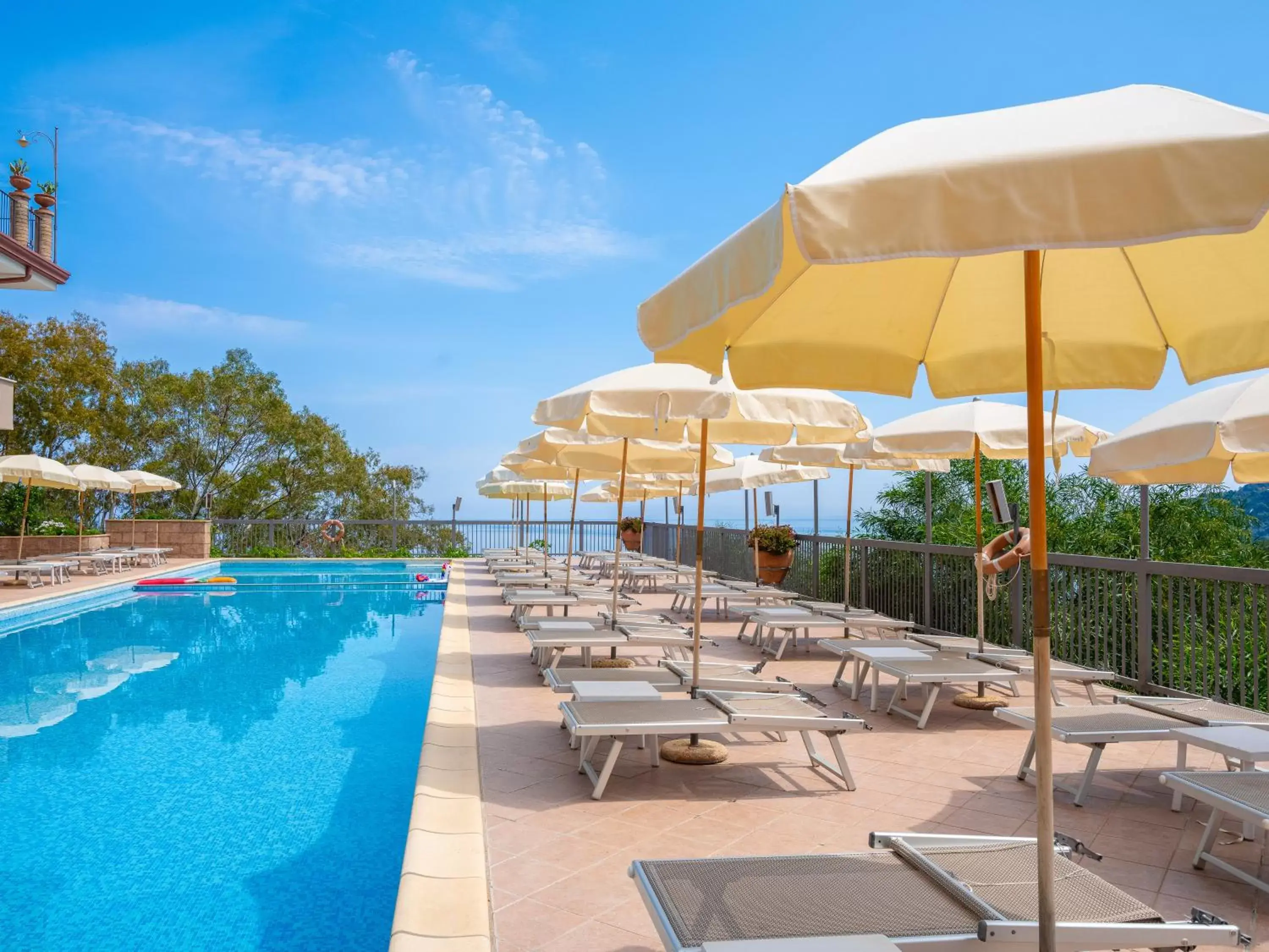 Swimming Pool in Hotel Antares