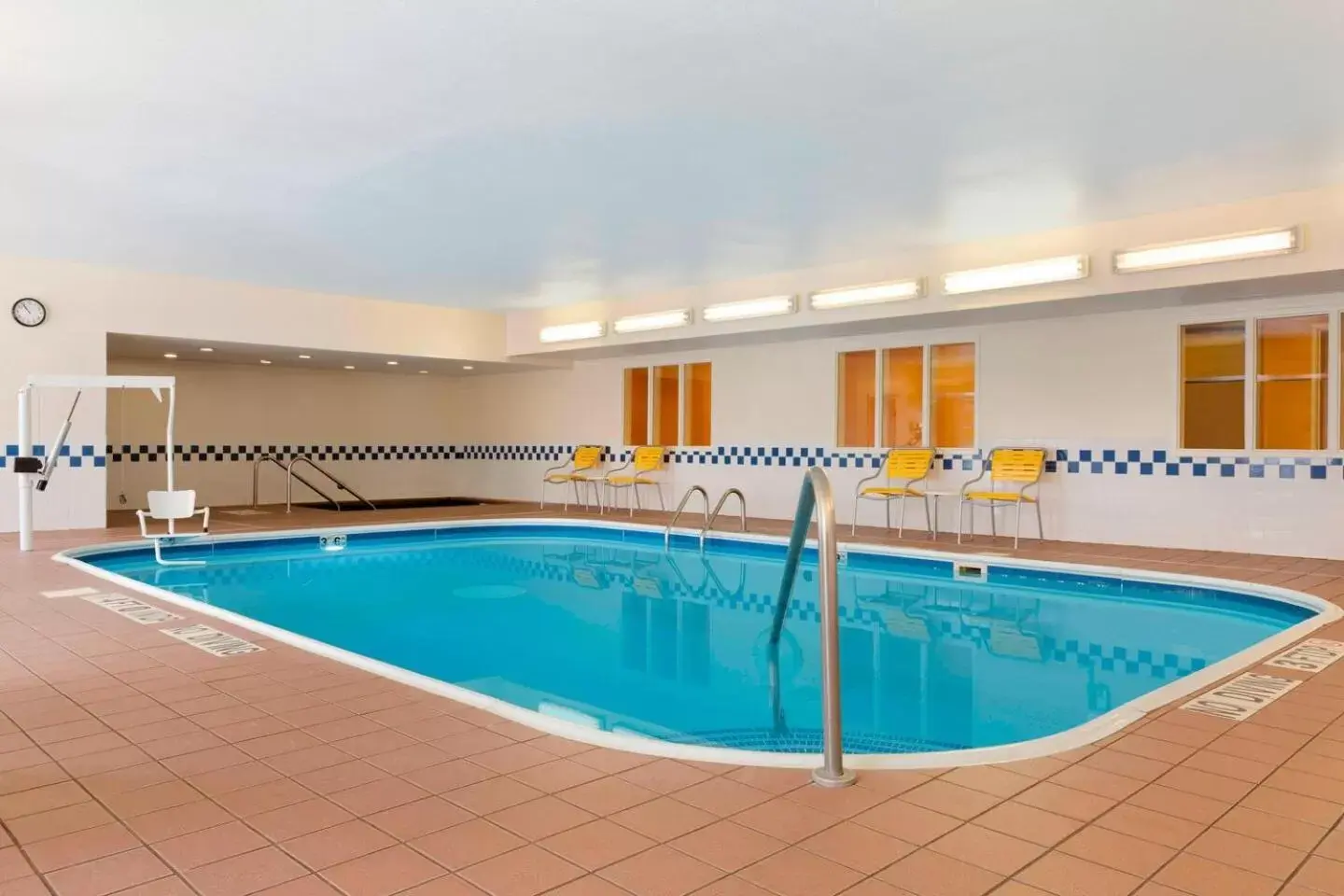 Swimming Pool in Fairfield Inn & Suites Minneapolis St. Paul/Roseville