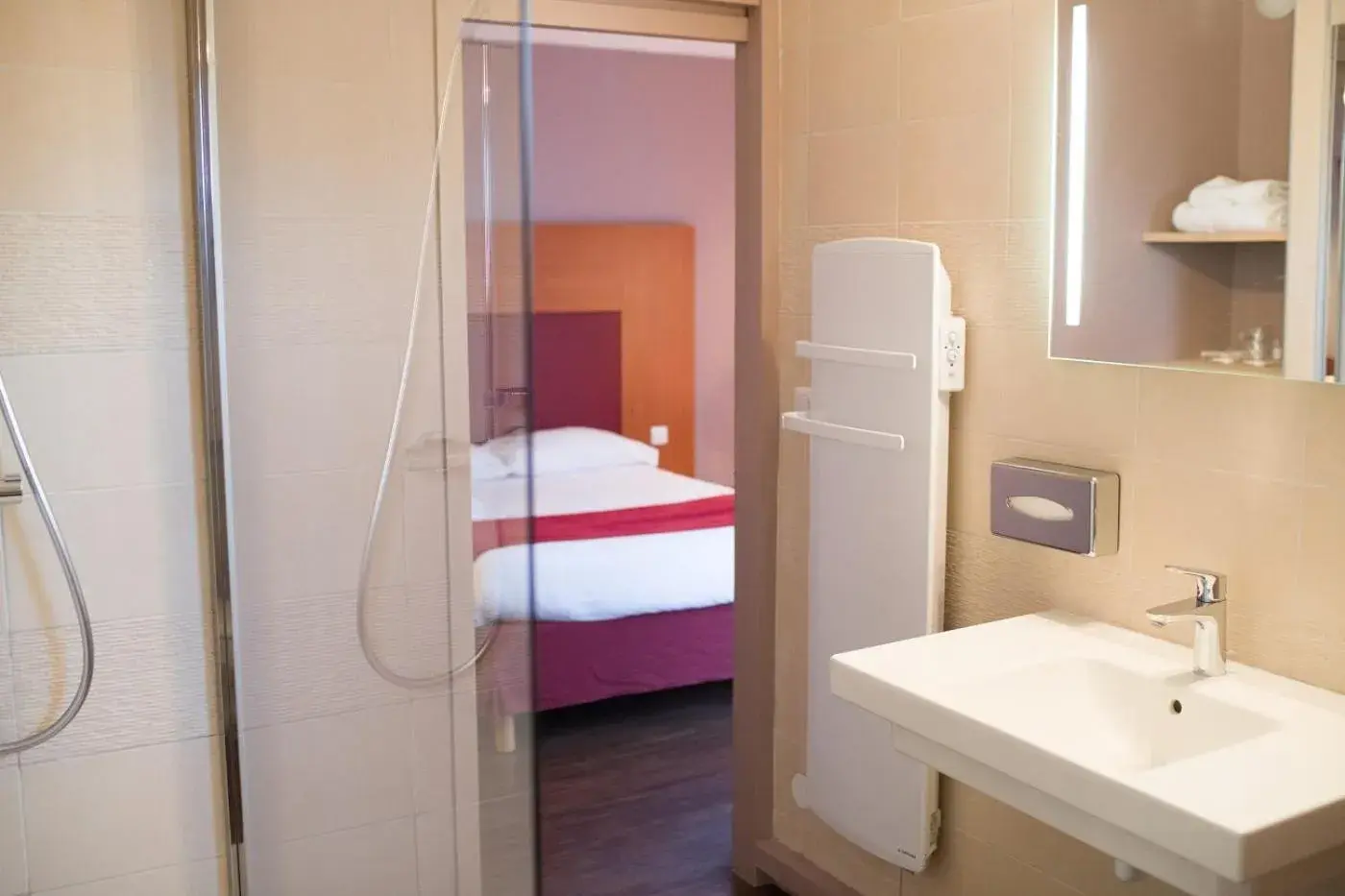 Bathroom in Inter Hotel Le Sextant