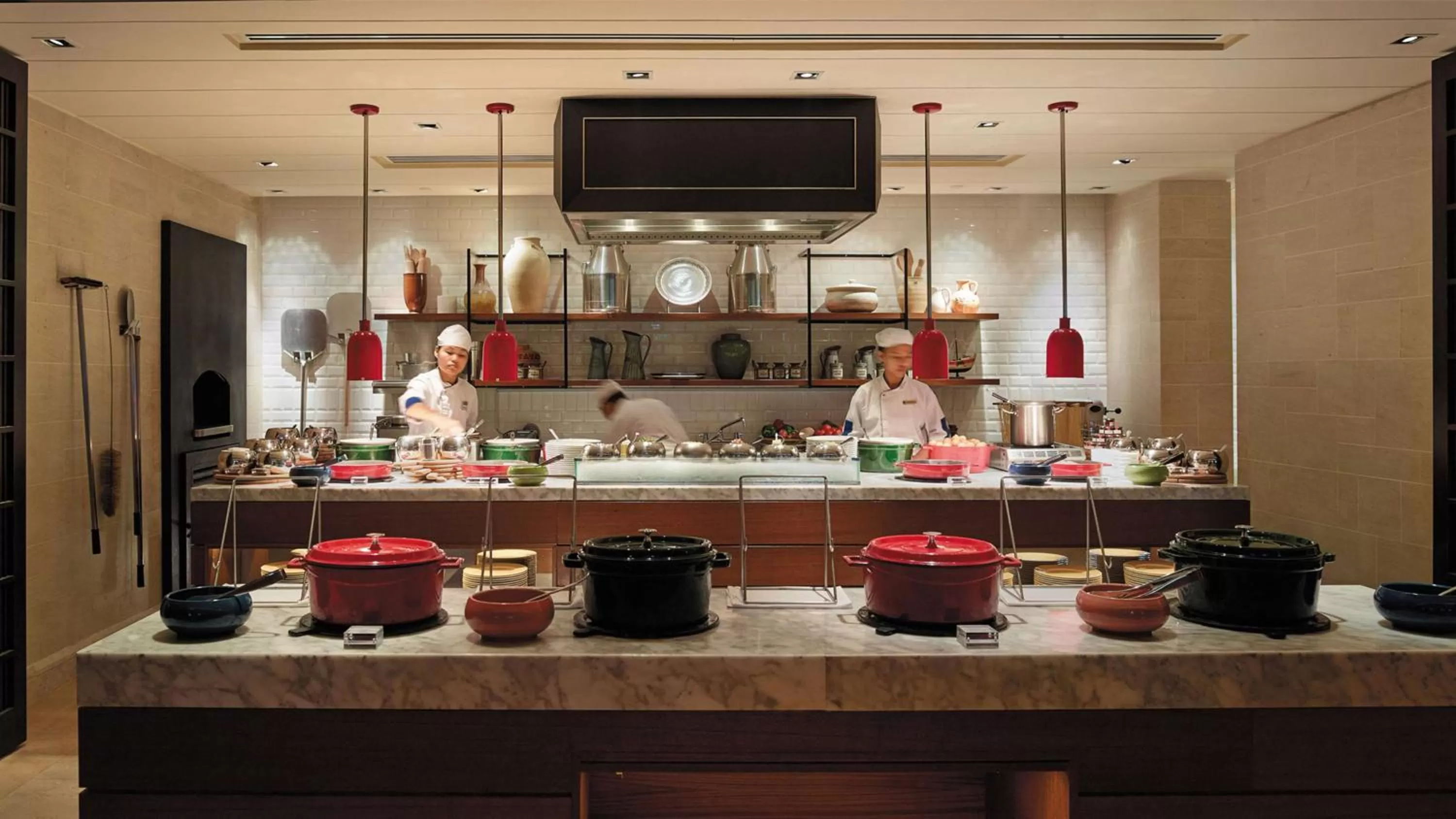 Restaurant/places to eat in Shangri-La Rasa Ria, Kota Kinabalu