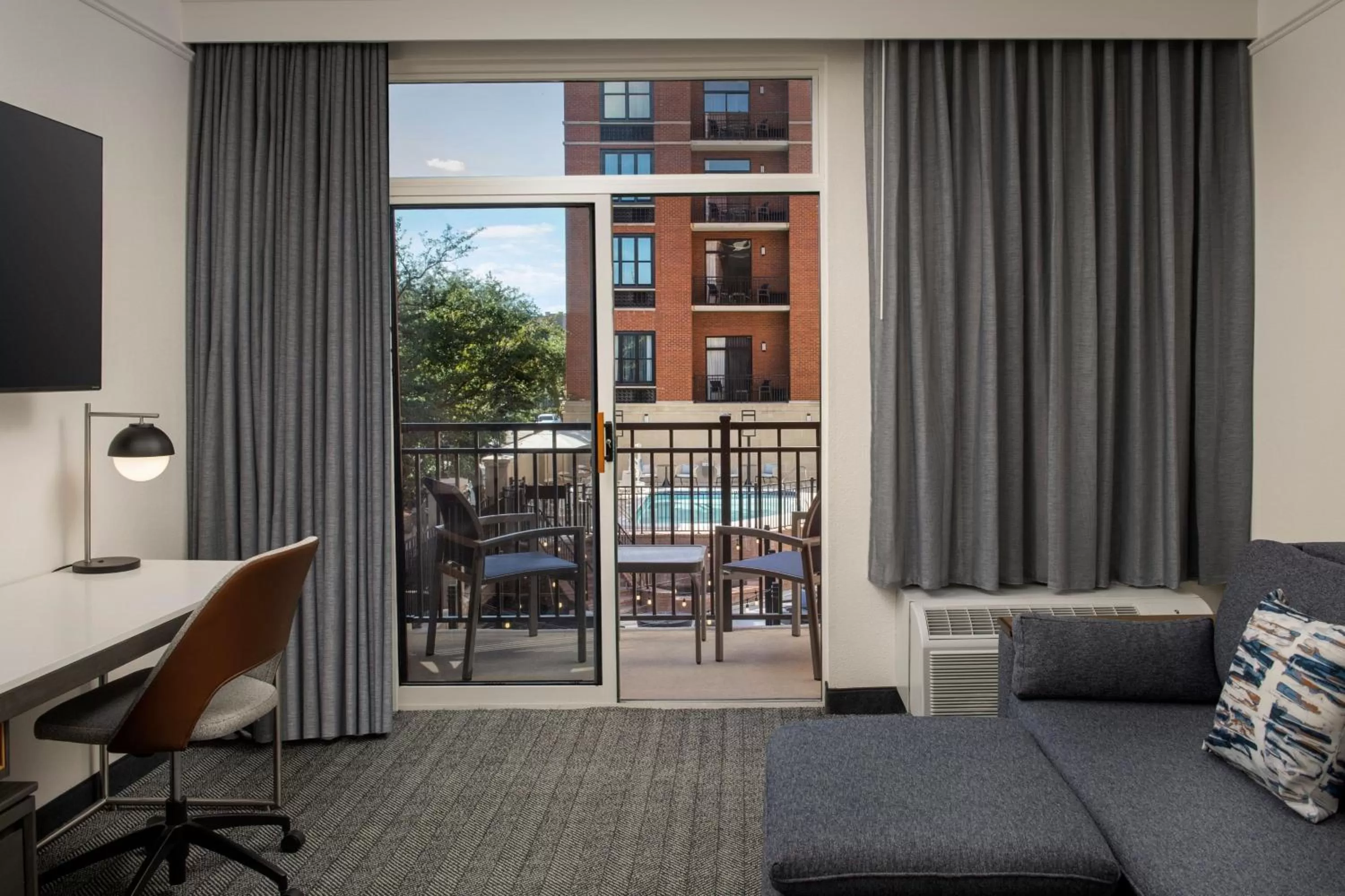 Photo of the whole room in Courtyard by Marriott Savannah Downtown - Historic District