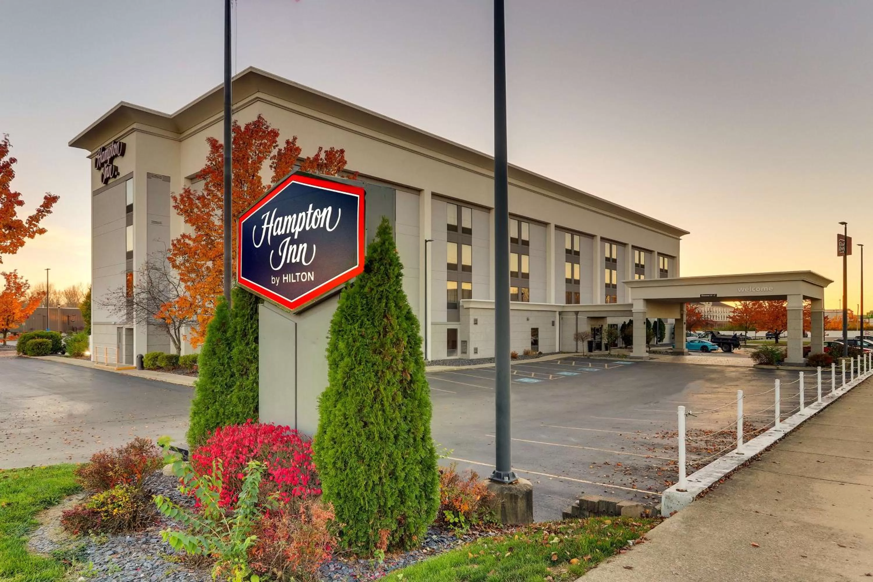Property building in Hampton Inn Springfield