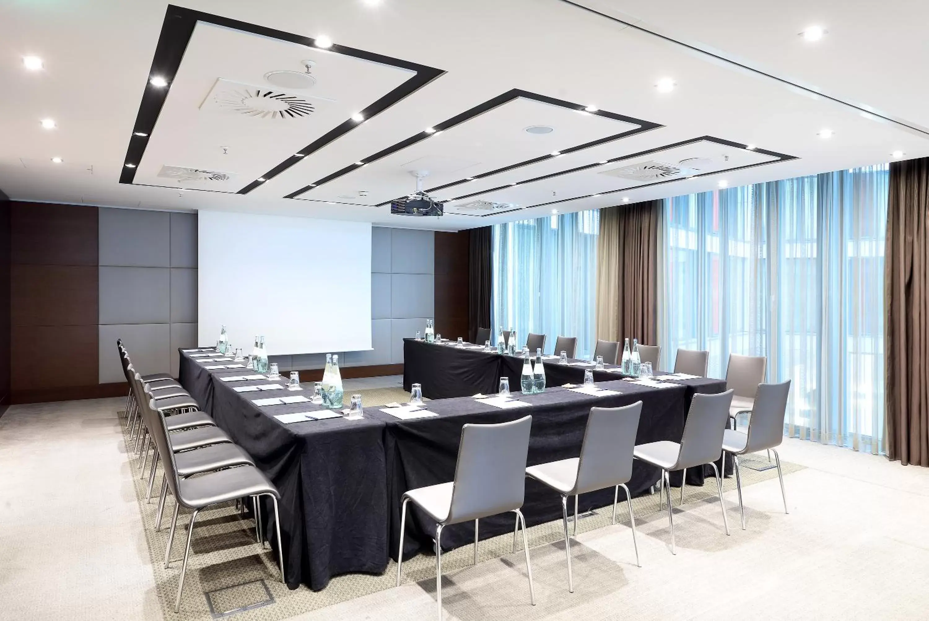 Meeting/conference room in Eurostars Berlin