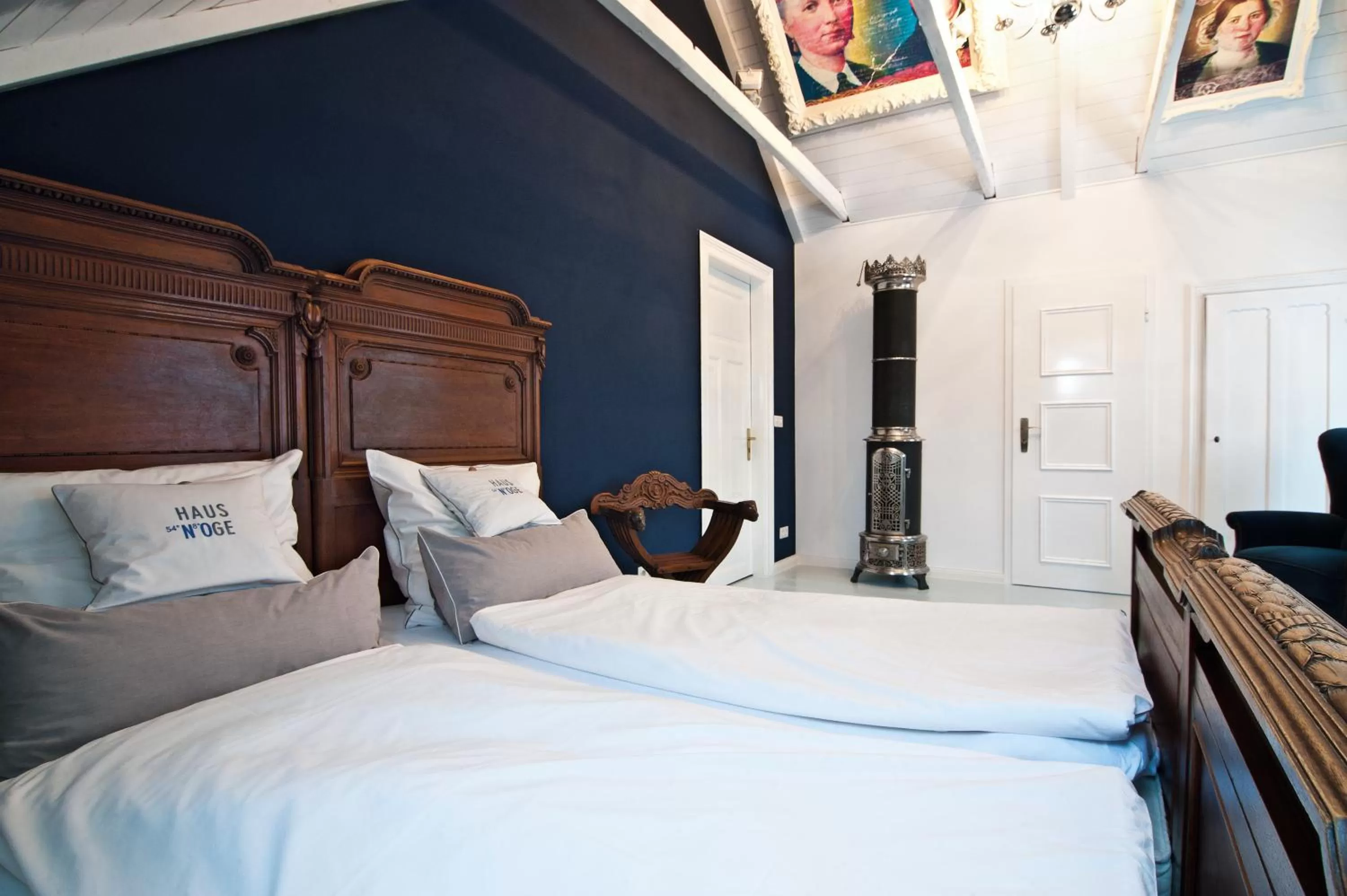 Photo of the whole room, Bed in Boutique Hotel Haus Noge Sylt - Kapitaenshaus strandnah