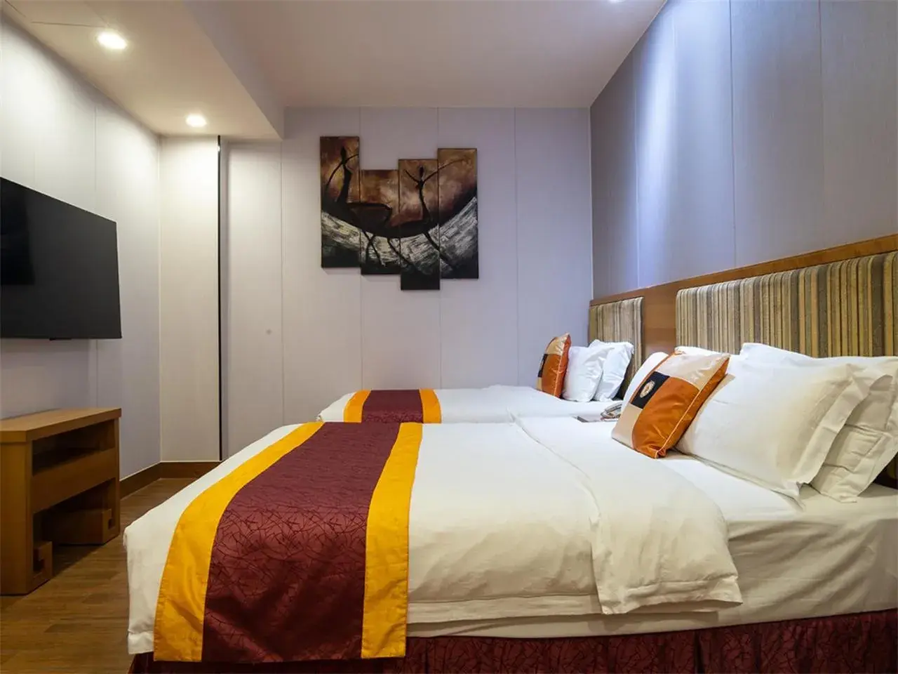 Duplex Garden View Suite Twin Beds in Guangzhou The Royal Garden Hotel Duplex Garden View Suite Twin Beds in Guangzhou The Royal Garden Hotel