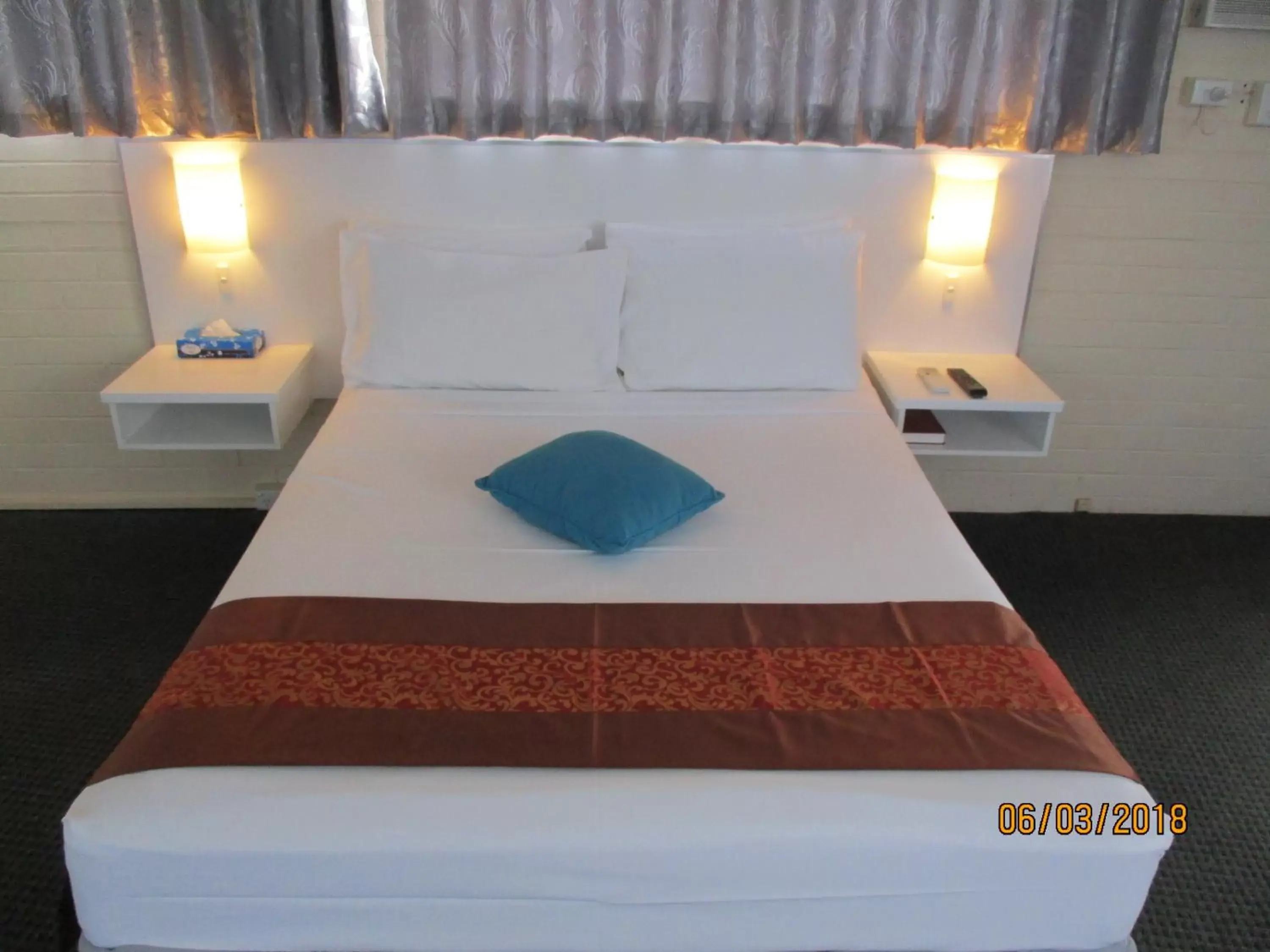 Bed in Cronulla Motor Inn Bed in Cronulla Motor Inn