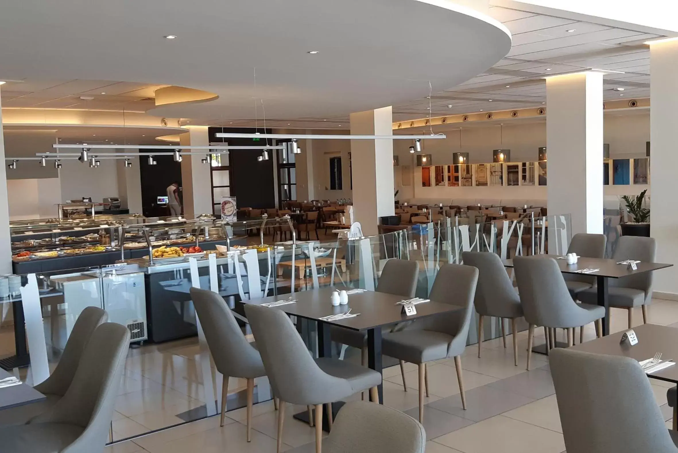 Restaurant/Places to Eat in Mayfair Hotel formerly Smartline Paphos