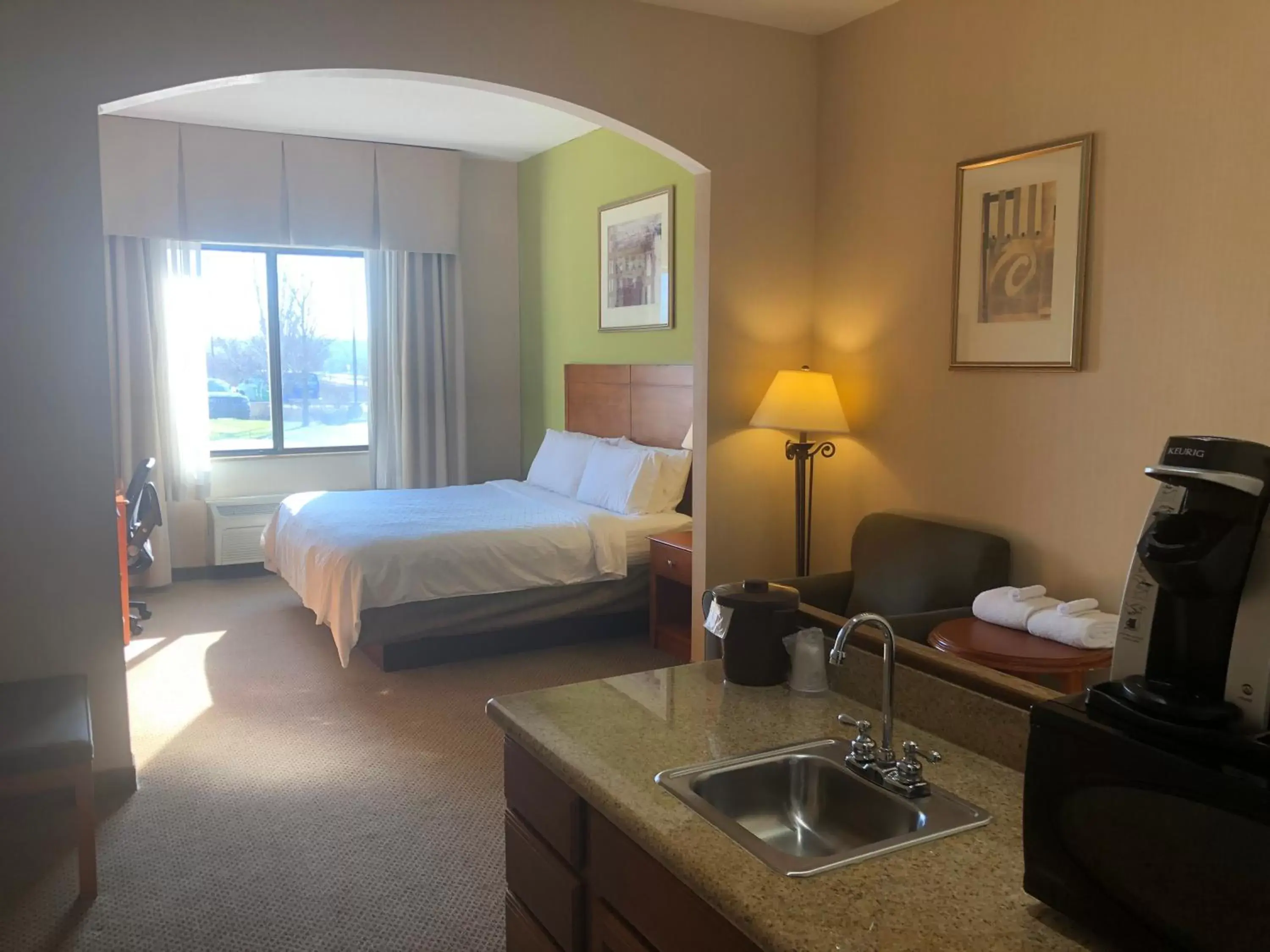 Bed in Holiday Inn Express Hotel & Suites Lansing-Dimondale, an IHG Hotel