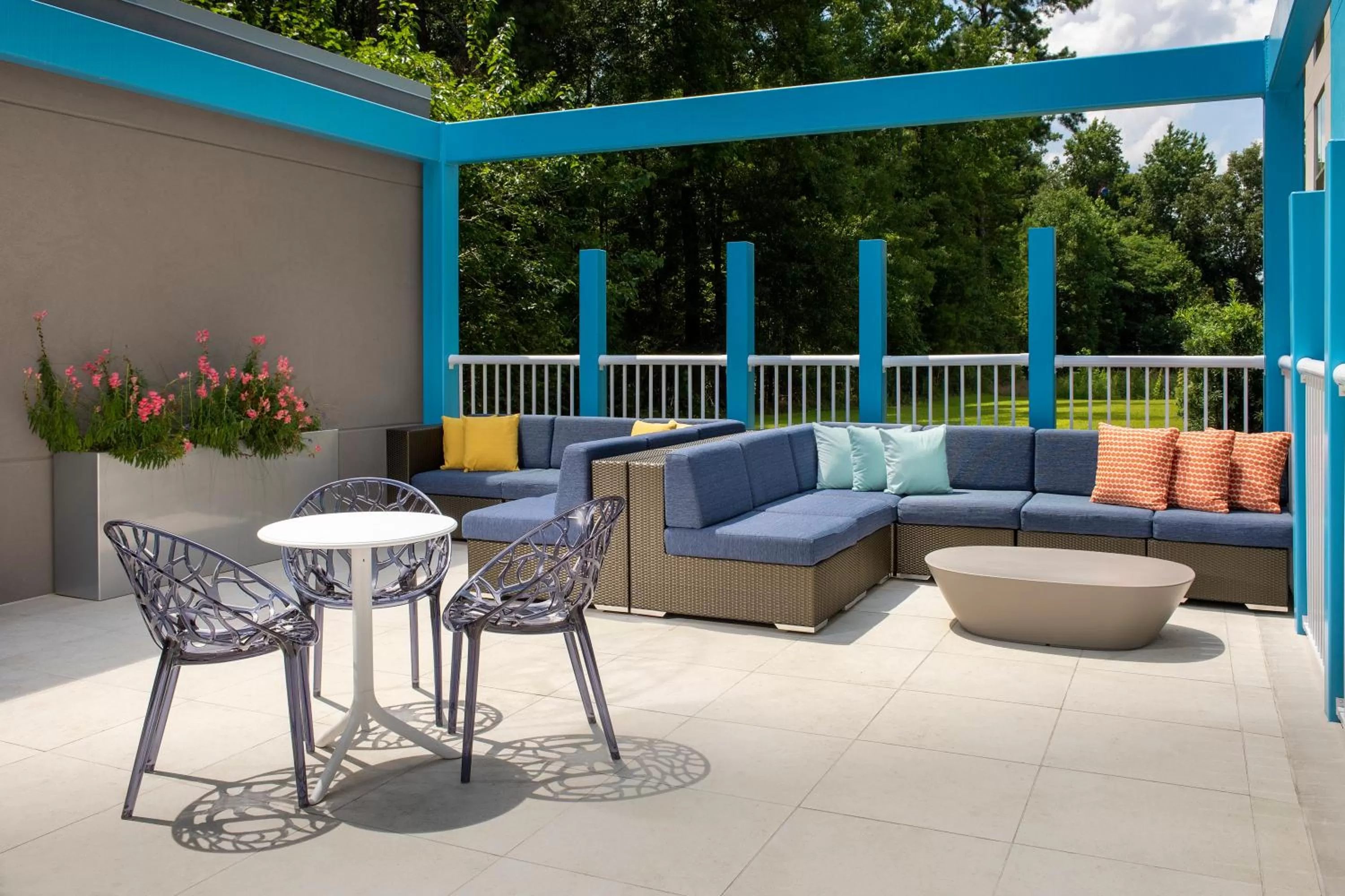 Patio in Tru By Hilton Charleston Ashley Phosphate, Sc