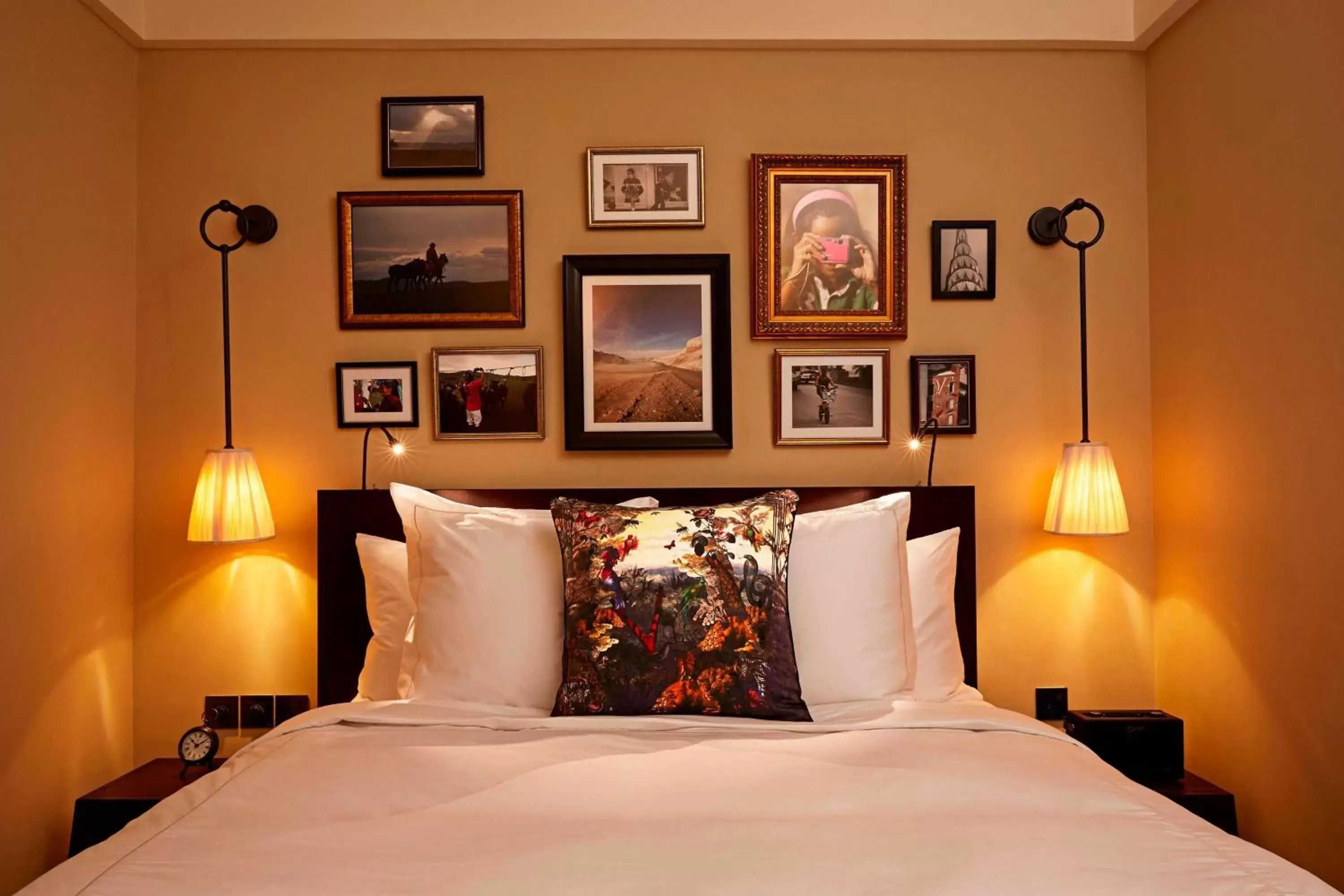 Photo of the whole room, Bed in The Vagabond Club A Tribute Portfolio Hotel Singapore