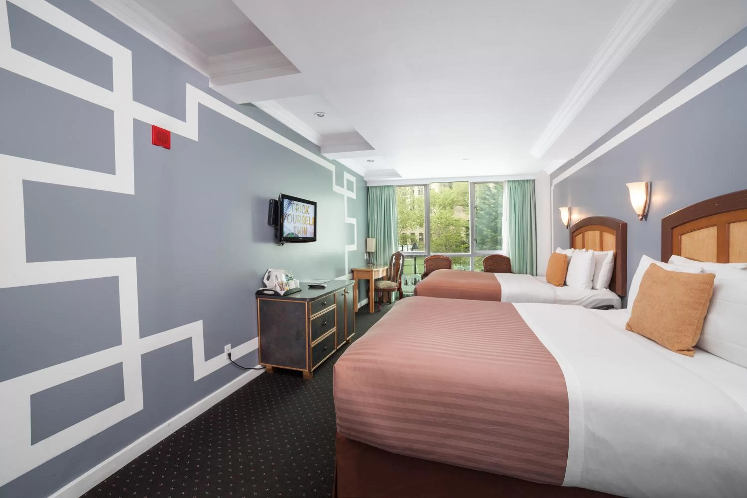 Day, Bed in Hotel Mulberry