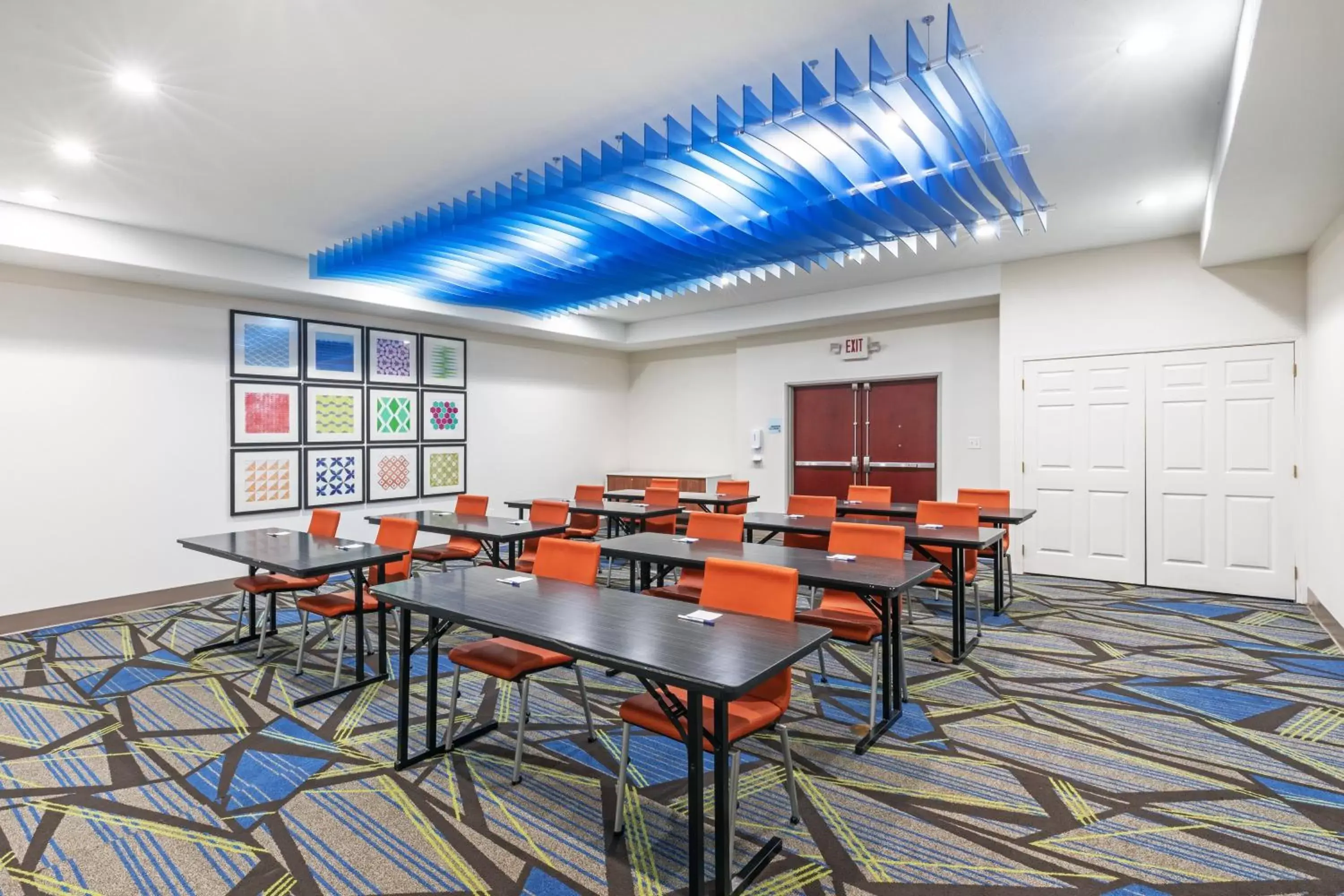 Meeting/conference room in Holiday Inn Express Hotel & Suites Vidor South, an IHG Hotel