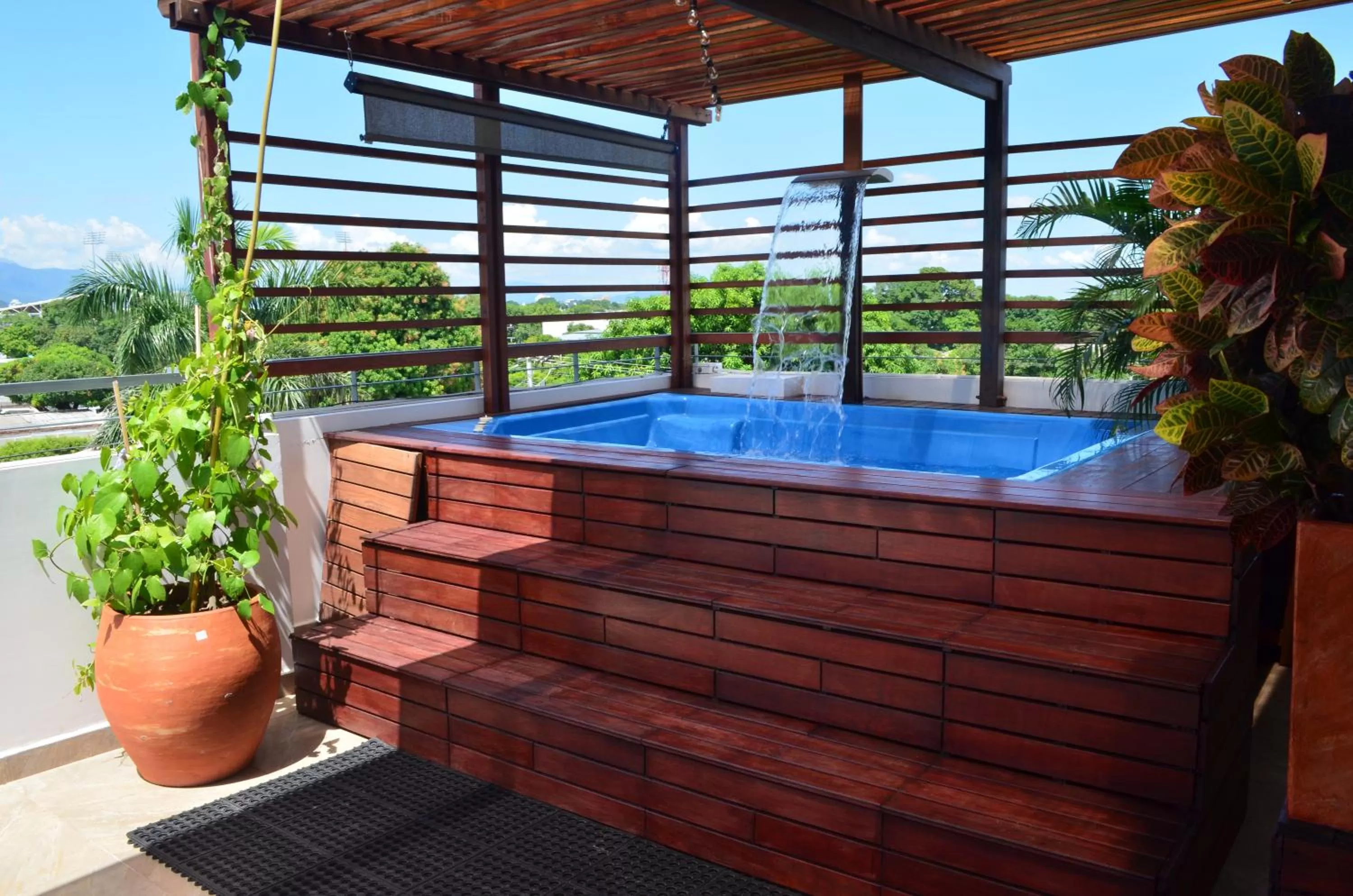 Natural landscape, Swimming Pool in Hotel Ucla Center