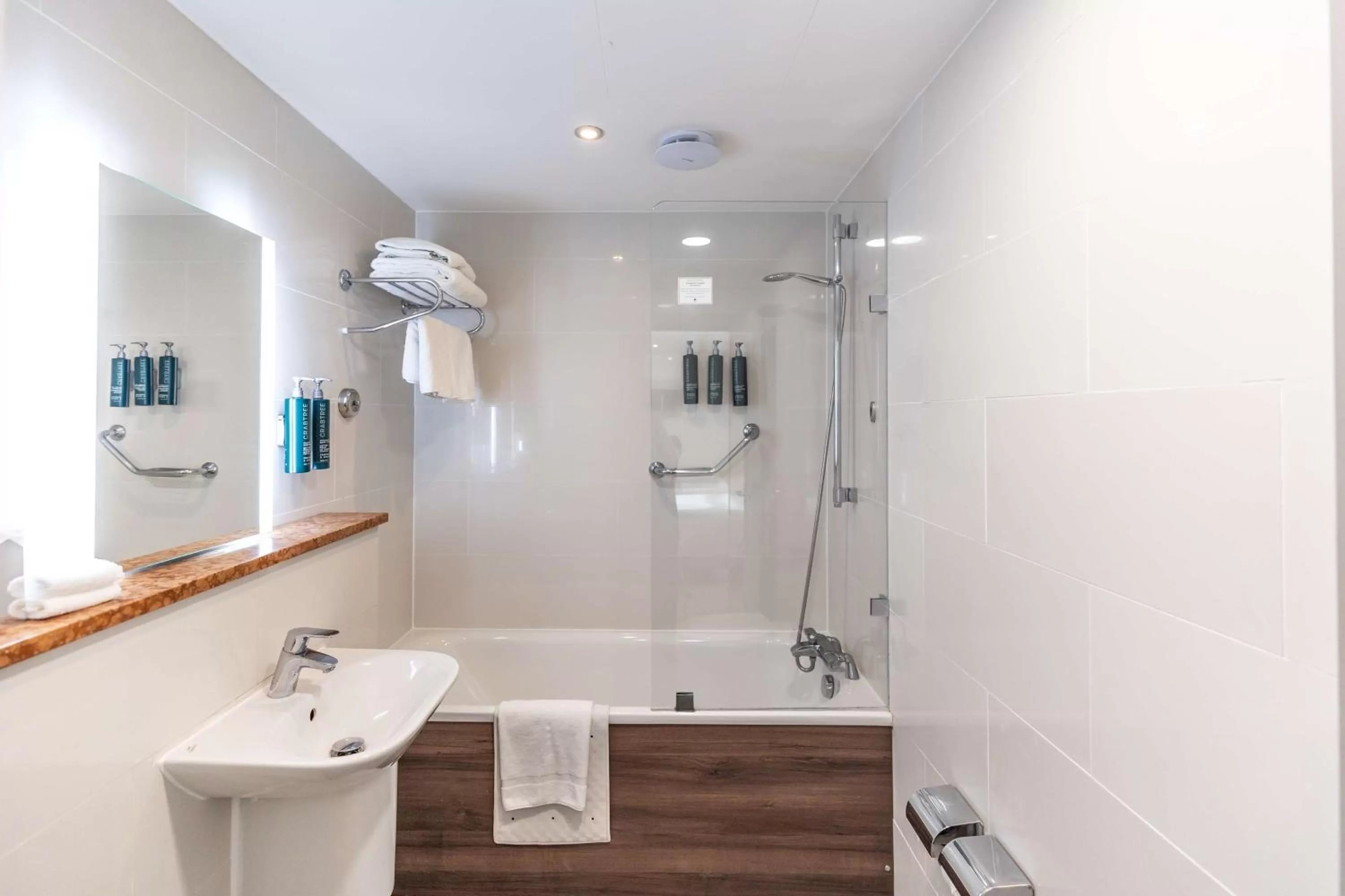 Bathroom in DoubleTree by Hilton London – West End