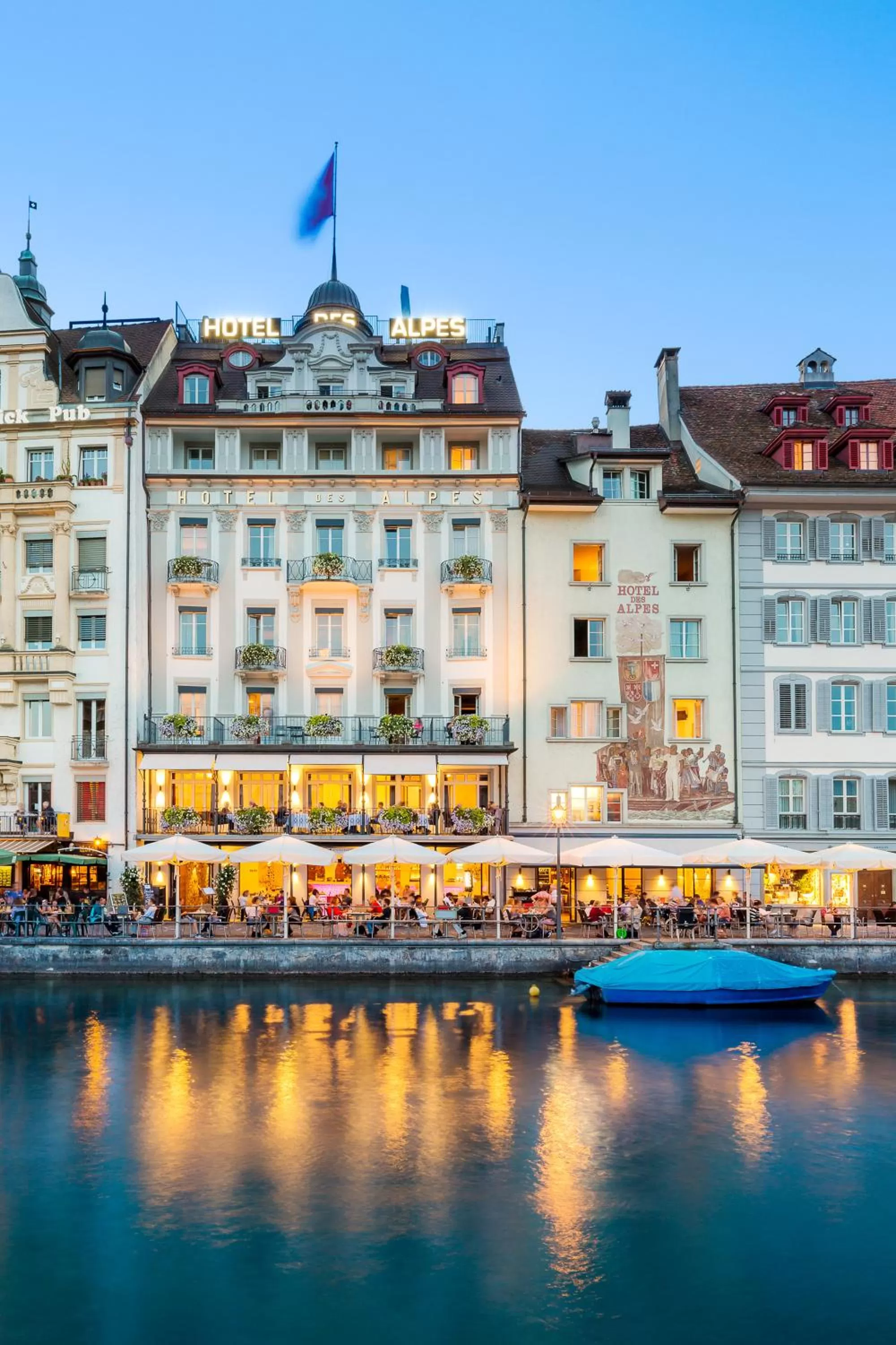 Facade/entrance in Hotel Des Alpes