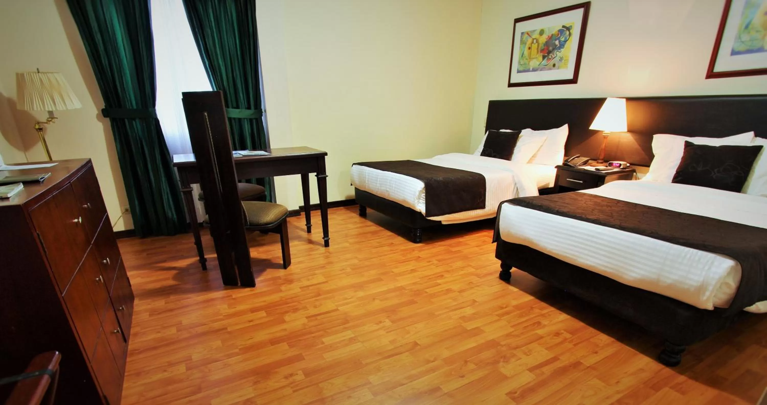 Photo of the whole room, Bed in Hotel San Fernando Real