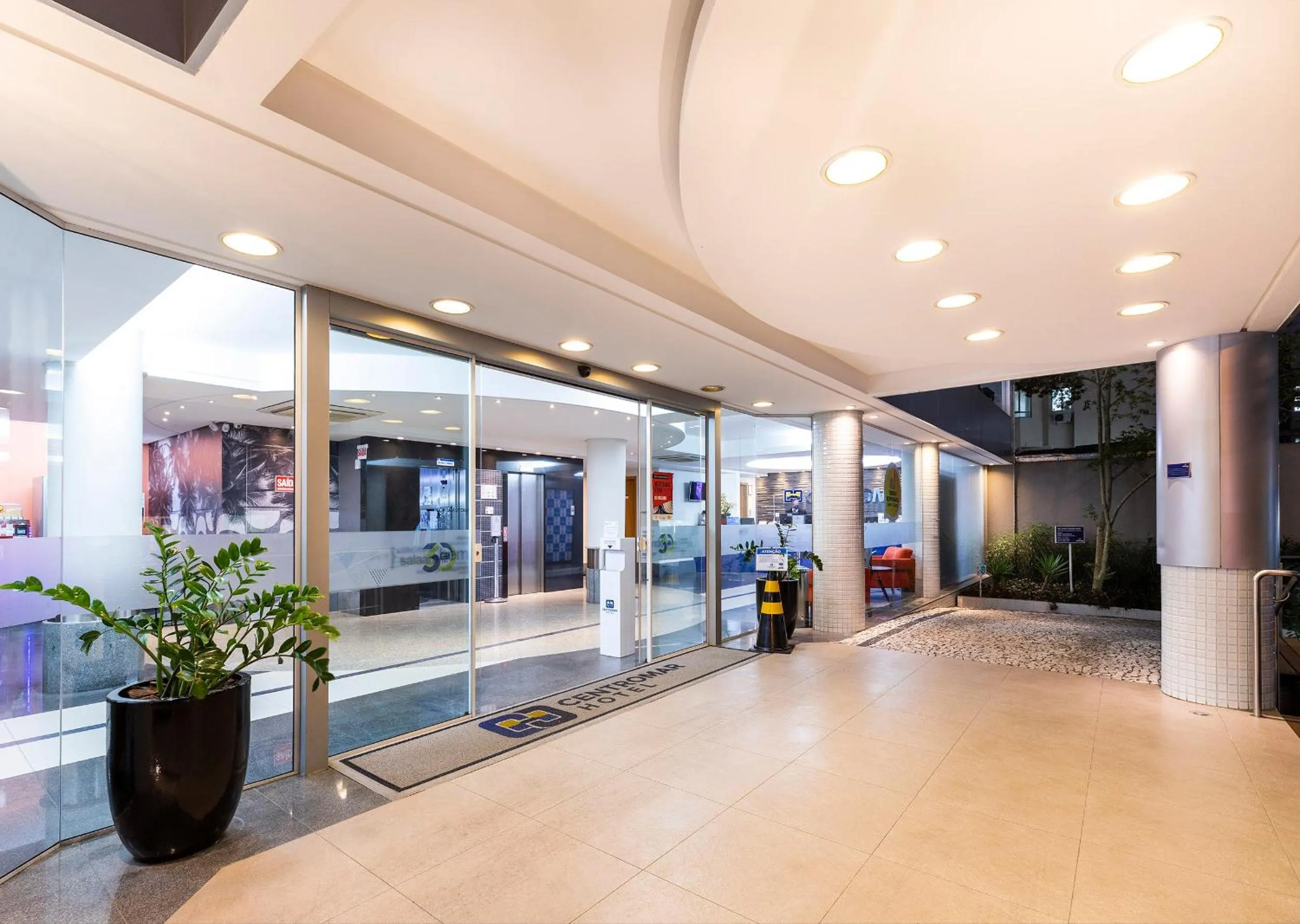 Facade/entrance in Centromar Hotel