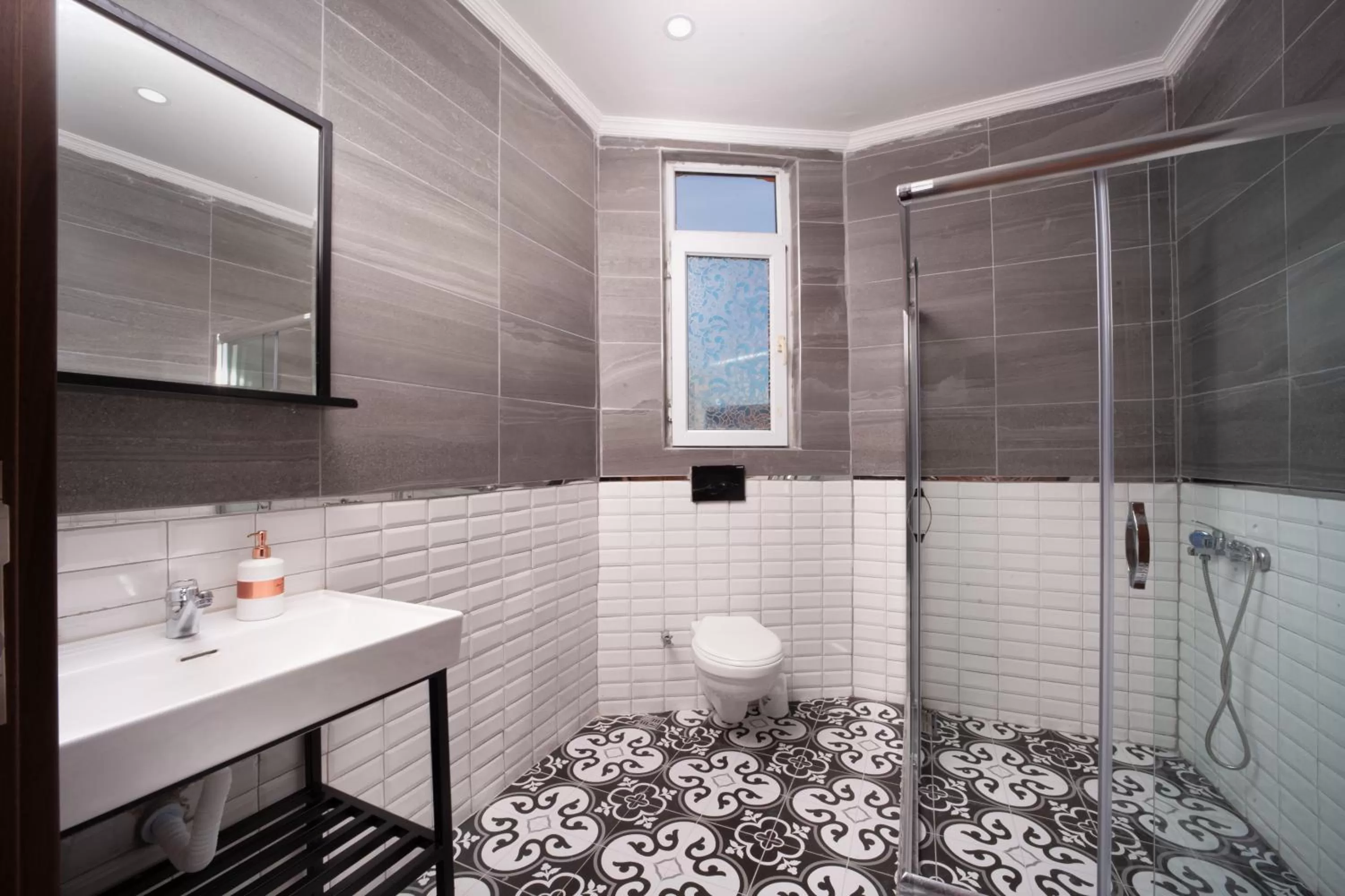 Bathroom in taxim cool