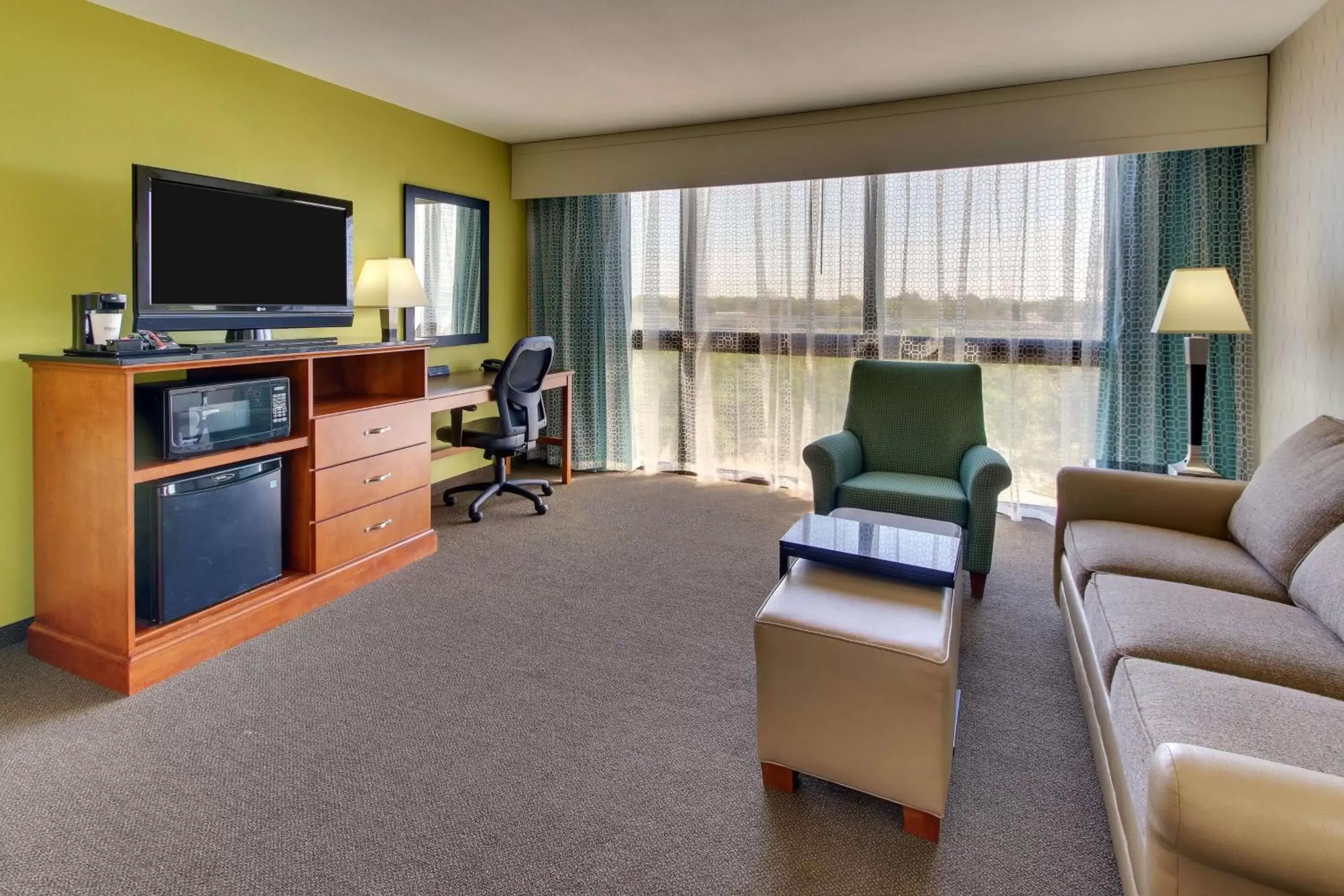 Photo of the whole room, Seating Area in Drury Inn & Suites Houston Sugar Land