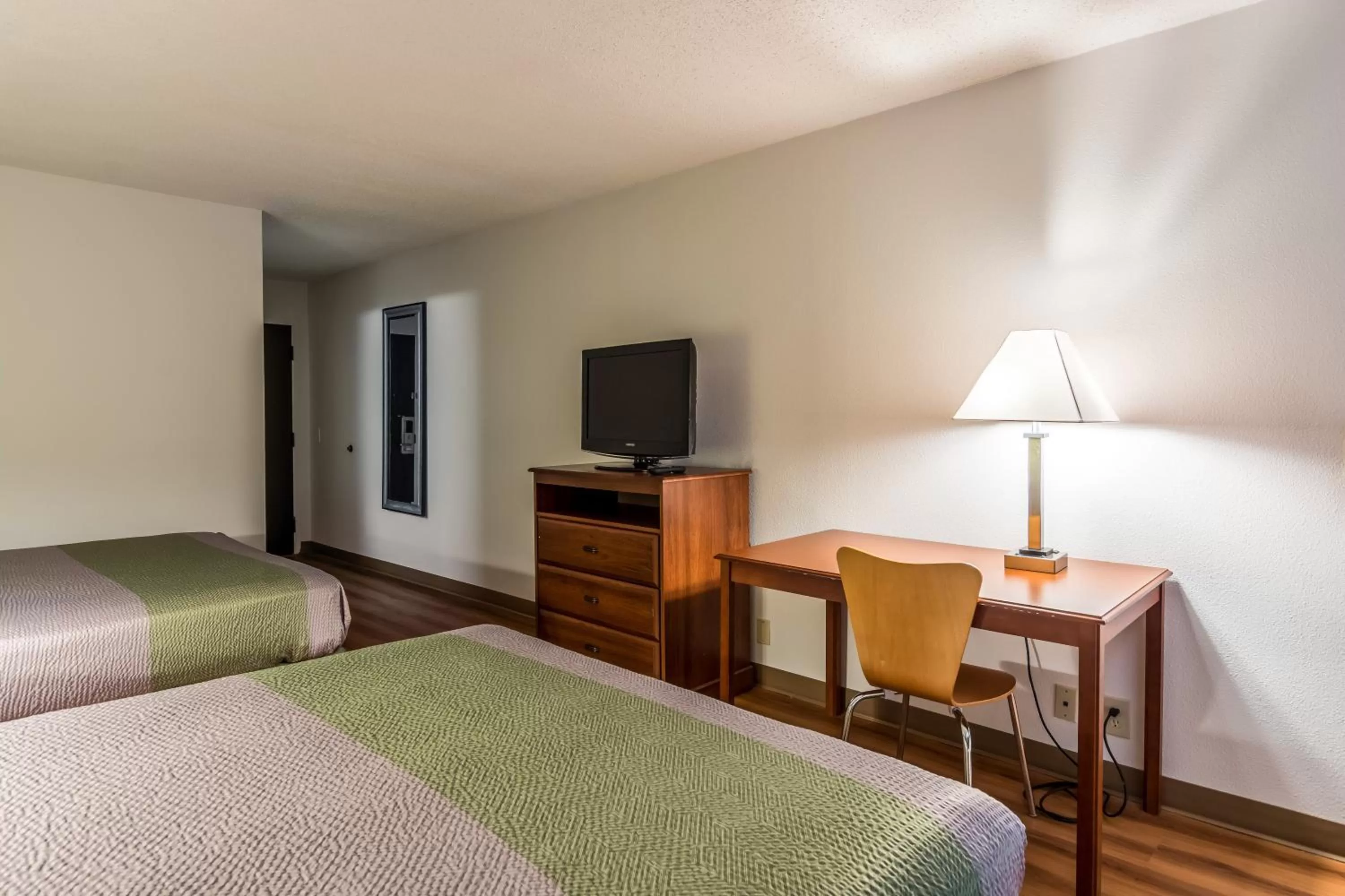 Bedroom, Bed in Motel 6-Petersburg, VA - Fort Lee