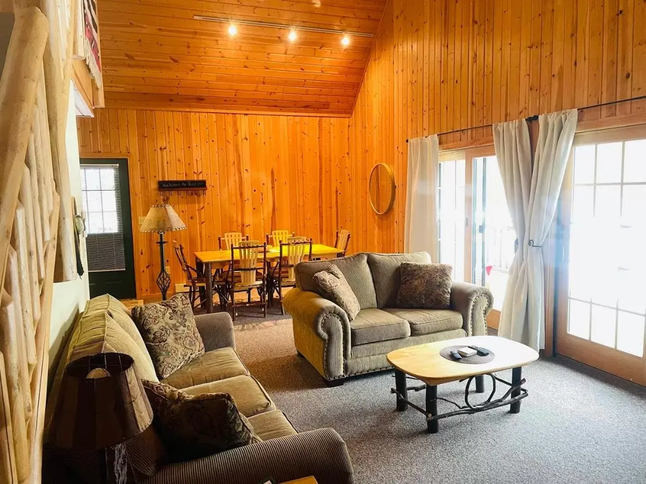 Living room, Seating Area in Drummond Island Resort & Conference Center
