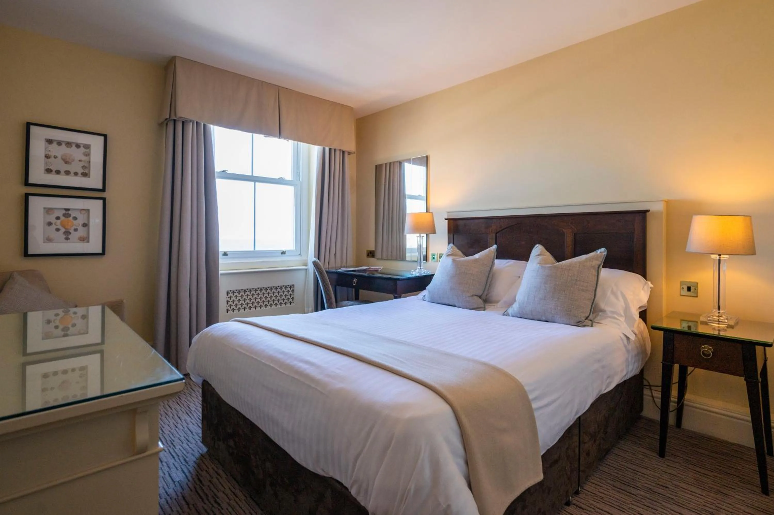 Bed in St George's Hotel - Llandudno