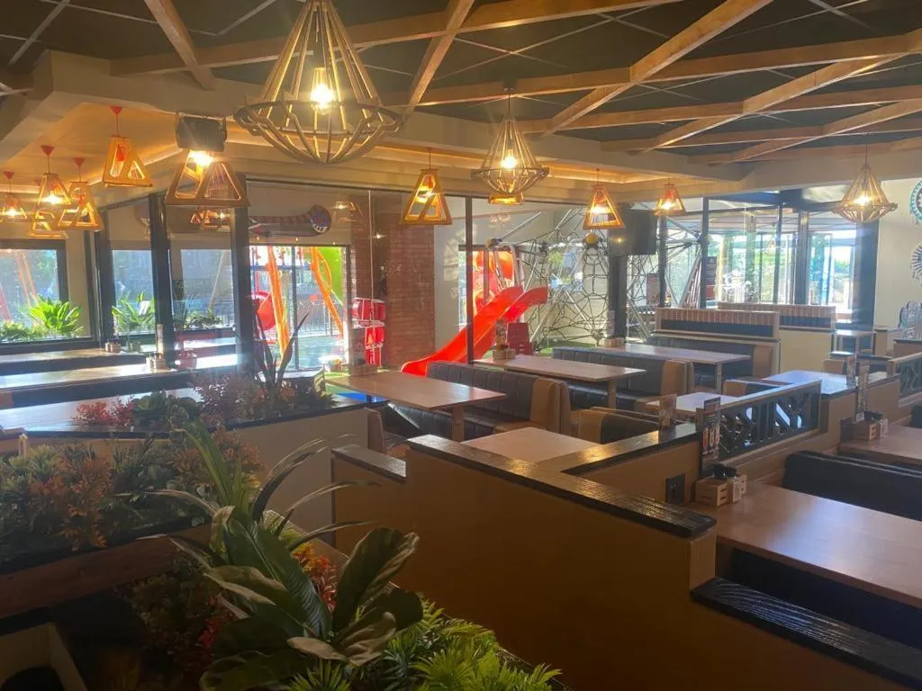 Restaurant/places to eat in Garden Court Morningside Sandton